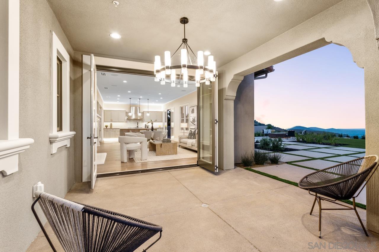 Detail Gallery Image 22 of 64 For 18238  Avenida Apice, Rancho Santa Fe,  CA 92067 - 4 Beds | 4/1 Baths