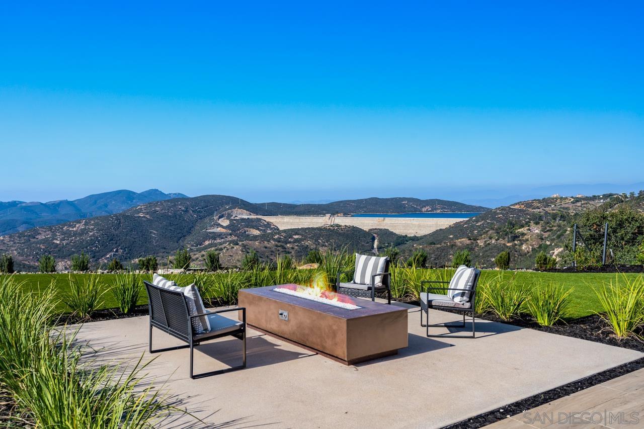 Detail Gallery Image 26 of 64 For 18238  Avenida Apice, Rancho Santa Fe,  CA 92067 - 4 Beds | 4/1 Baths