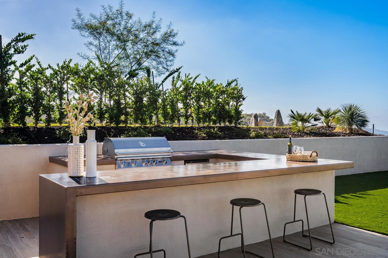 Detail Gallery Image 29 of 64 For 18238  Avenida Apice, Rancho Santa Fe,  CA 92067 - 4 Beds | 4/1 Baths