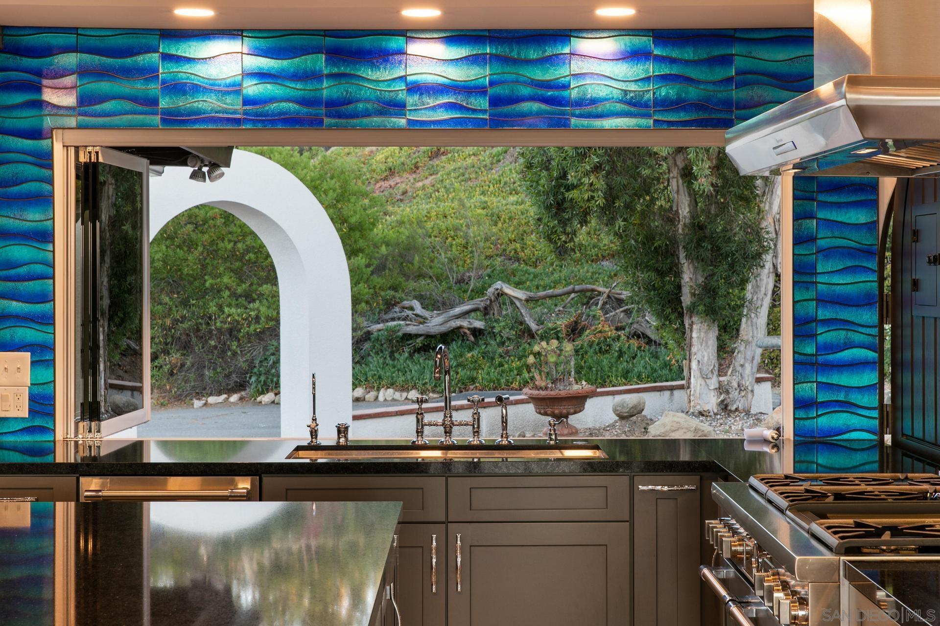 Detail Gallery Image 27 of 69 For 5030  Helix Ter, La Mesa,  CA 91941 - 4 Beds | 2 Baths