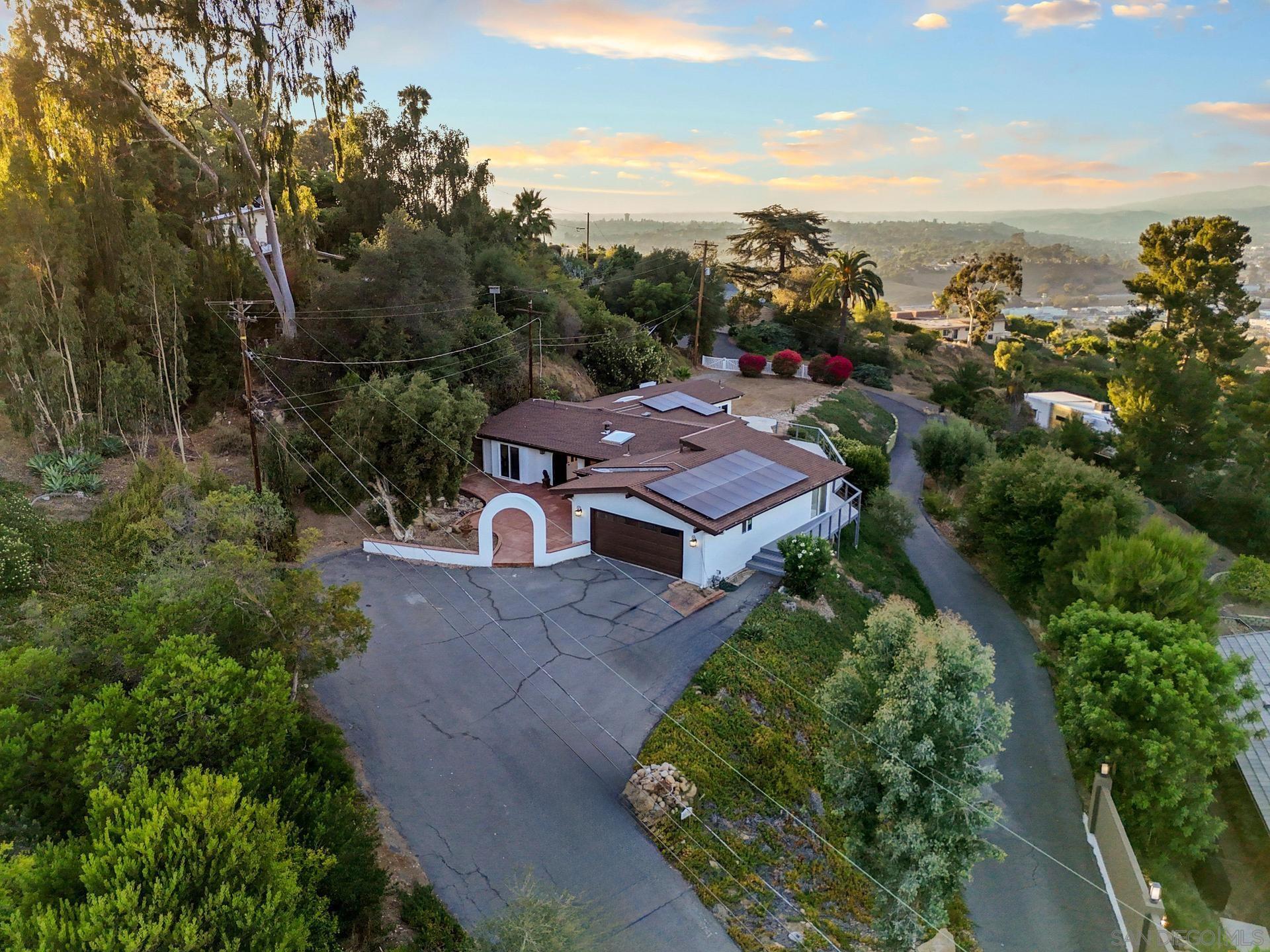 Detail Gallery Image 4 of 69 For 5030  Helix Ter, La Mesa,  CA 91941 - 4 Beds | 2 Baths