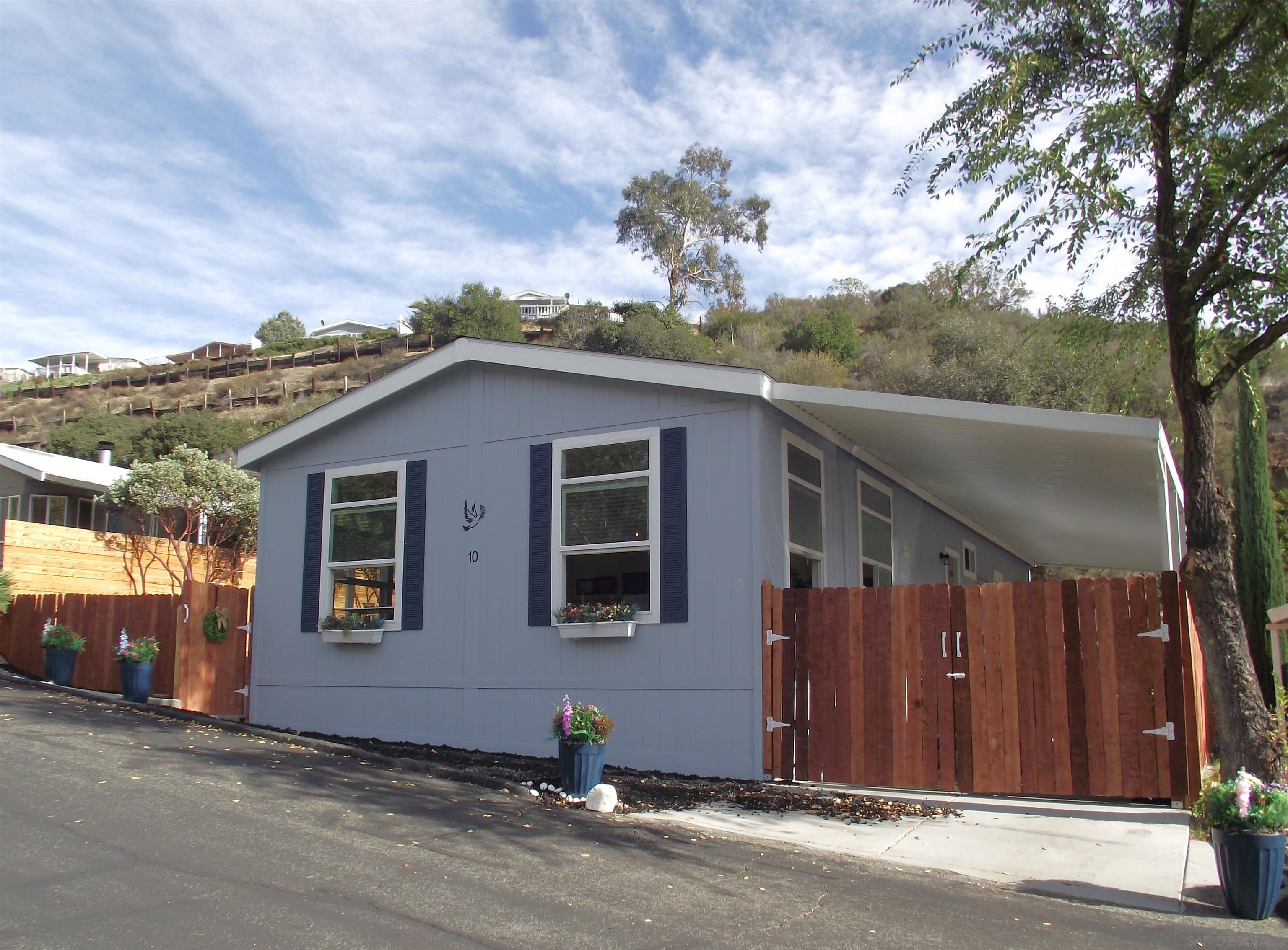 Detail Gallery Image 3 of 69 For 35109  Highway 79  Space #10,  Warner Springs,  CA 92086 - 3 Beds | 2 Baths