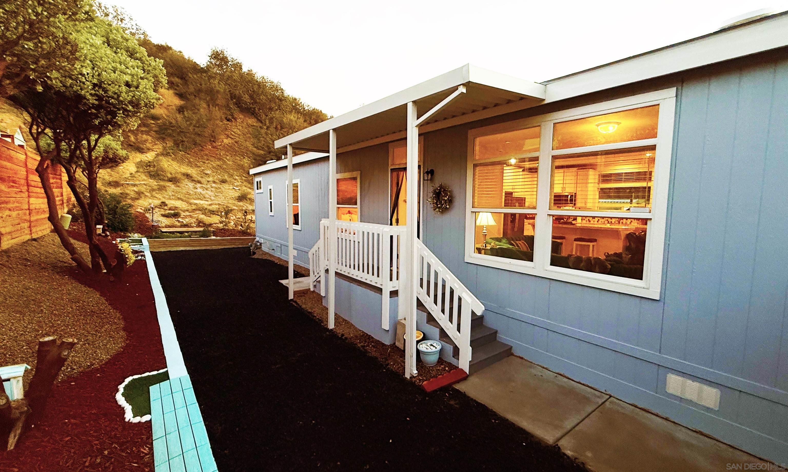 Detail Gallery Image 3 of 62 For 35109  Highway 79  Space #10,  Warner Springs,  CA 92086 - 3 Beds | 2 Baths