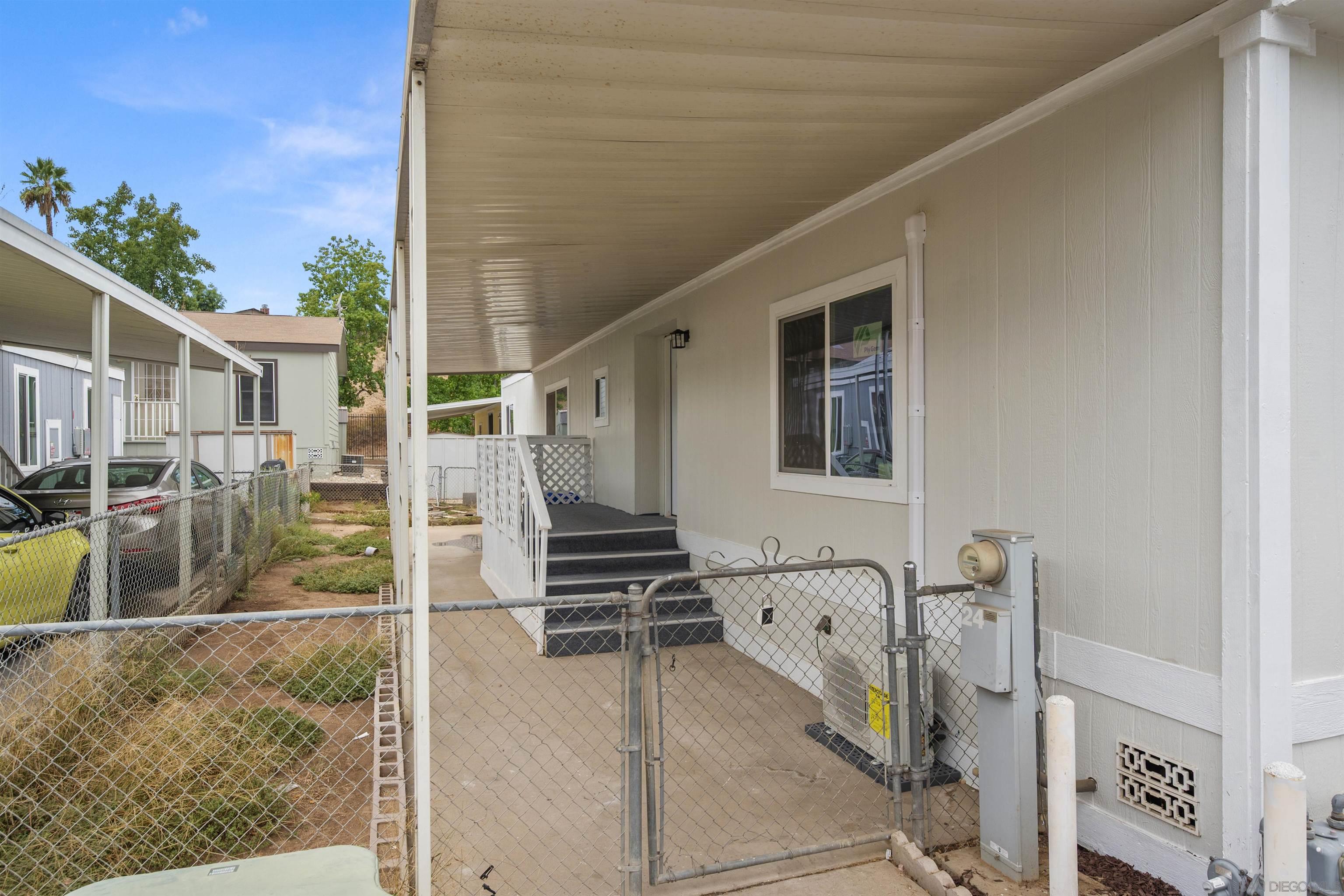 Detail Gallery Image 5 of 25 For 13655  Highway 8 Business  Spc 24,  El Cajon,  CA 92021 - 3 Beds | 2 Baths