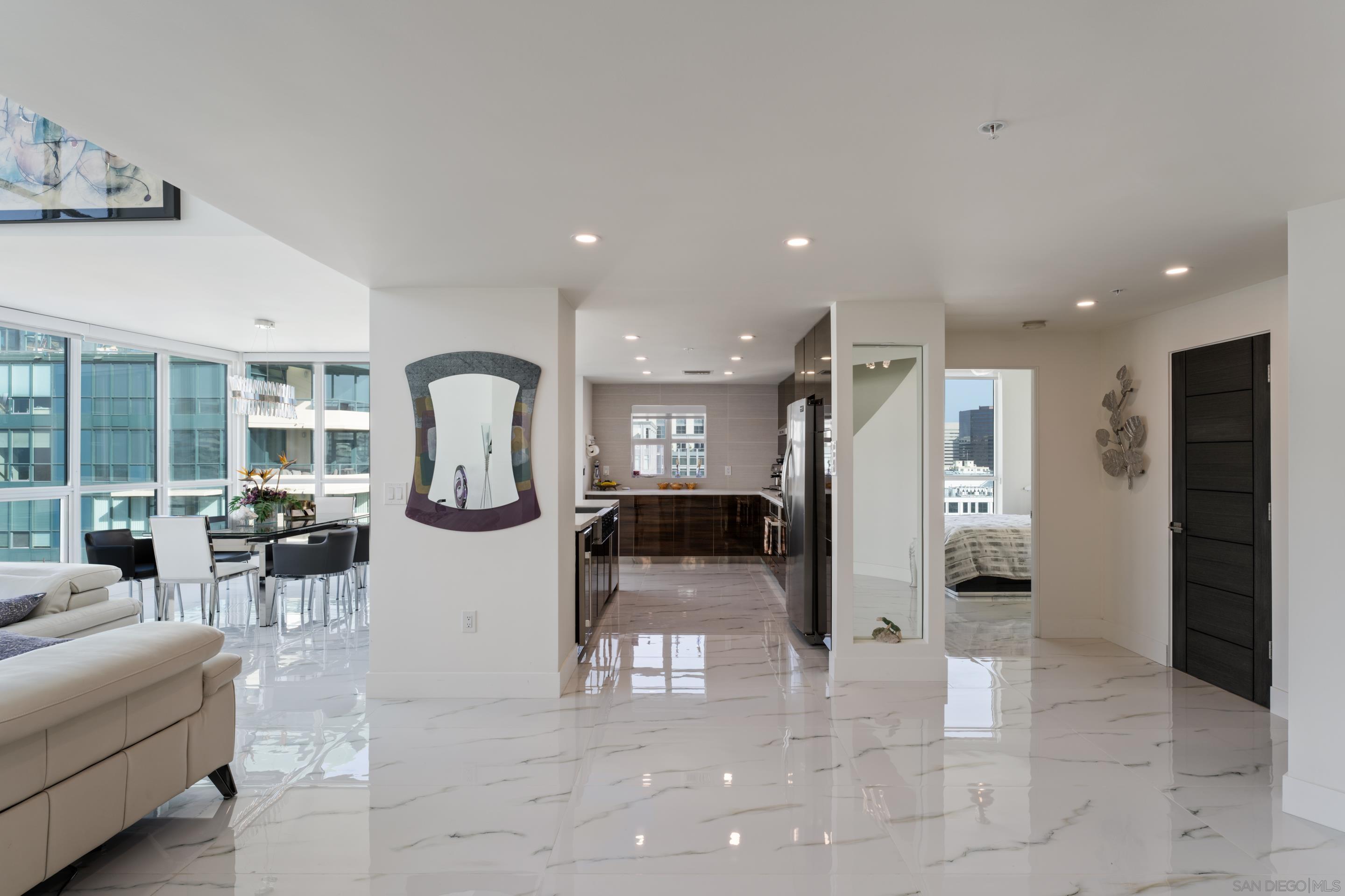 Front Image Thumbnail for SD250043402