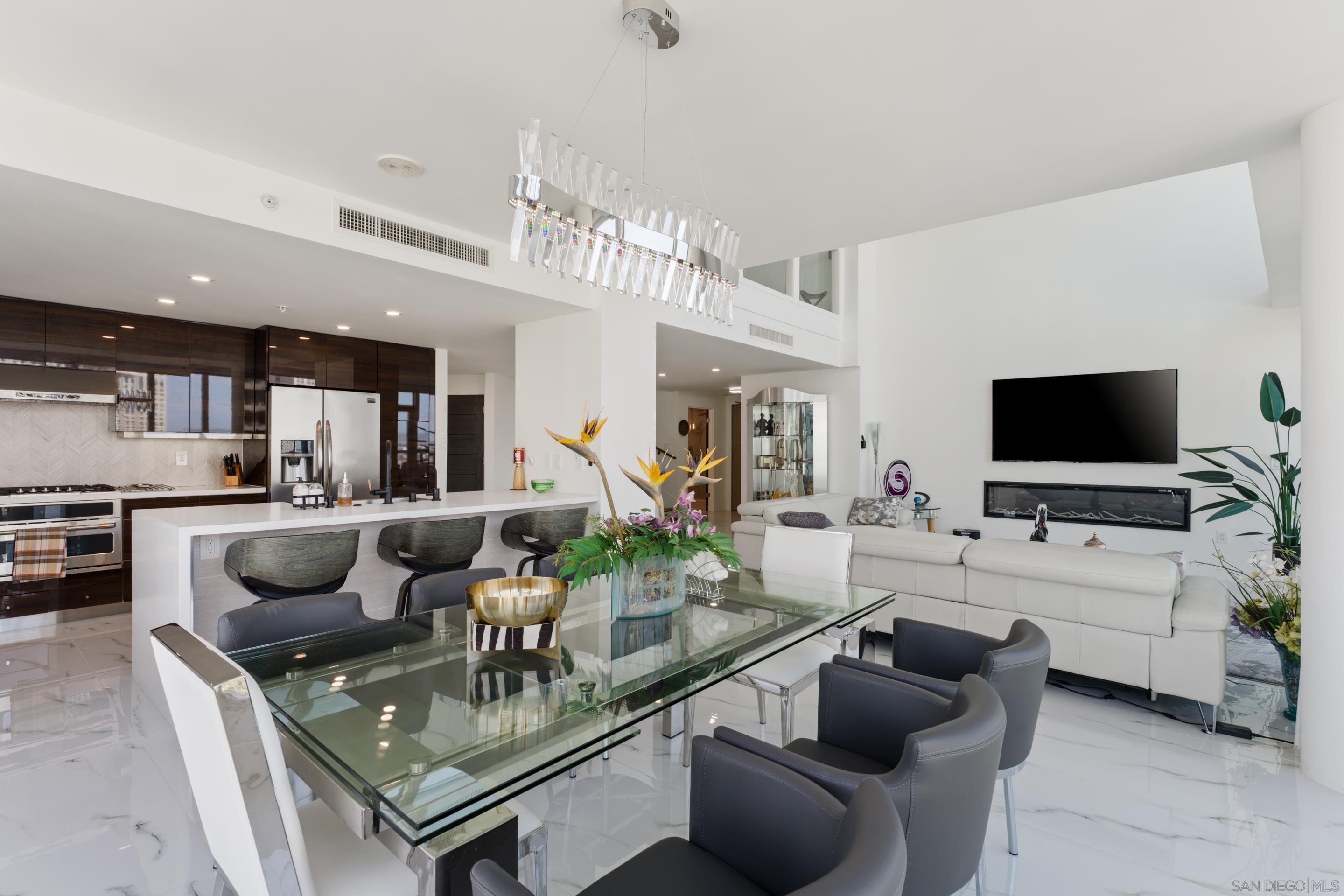 Detail Gallery Image 11 of 73 For 510  1st Ave  2204, San Diego,  CA 92101 - 3 Beds | 3 Baths