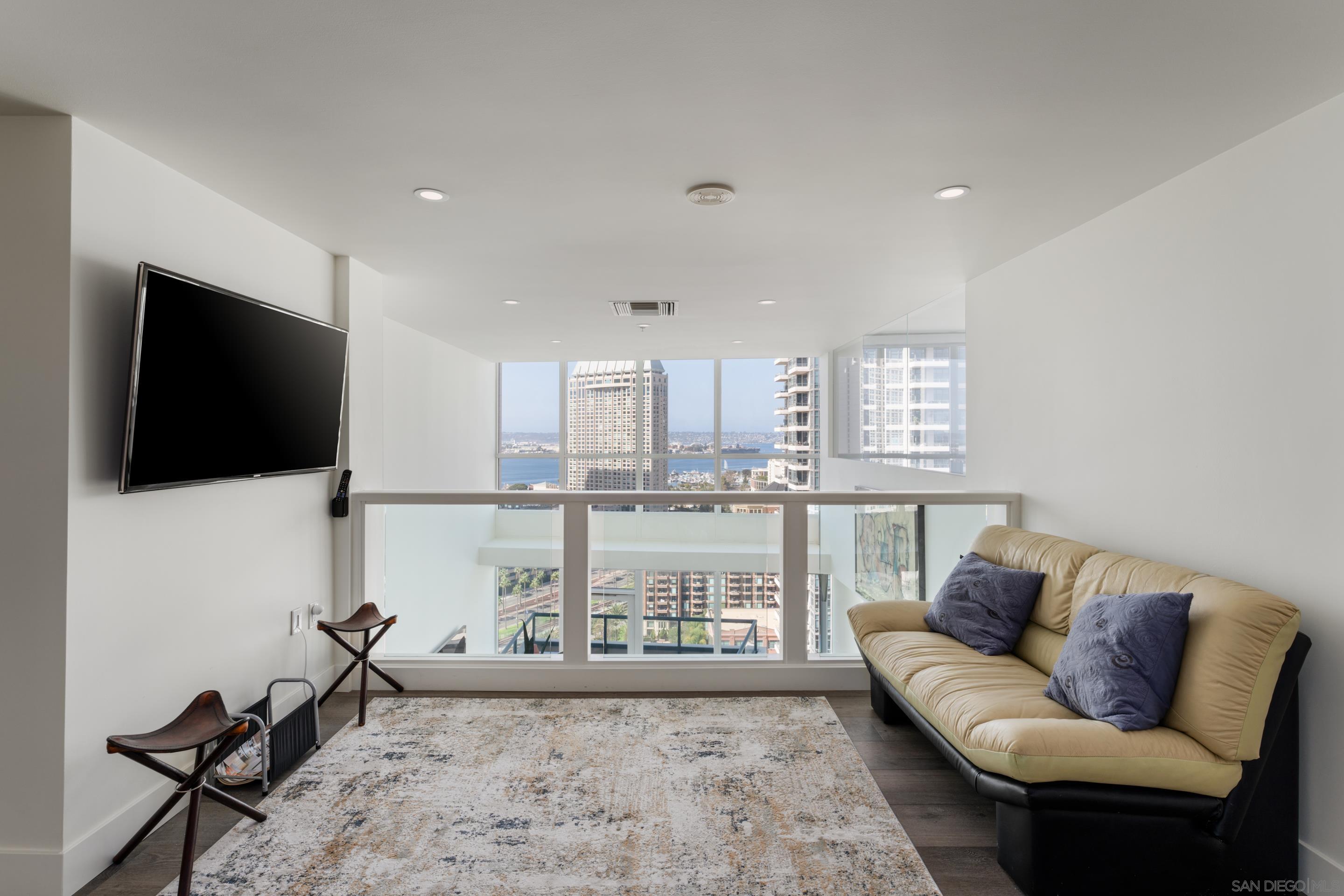 Detail Gallery Image 21 of 73 For 510  1st Ave  2204, San Diego,  CA 92101 - 3 Beds | 3 Baths