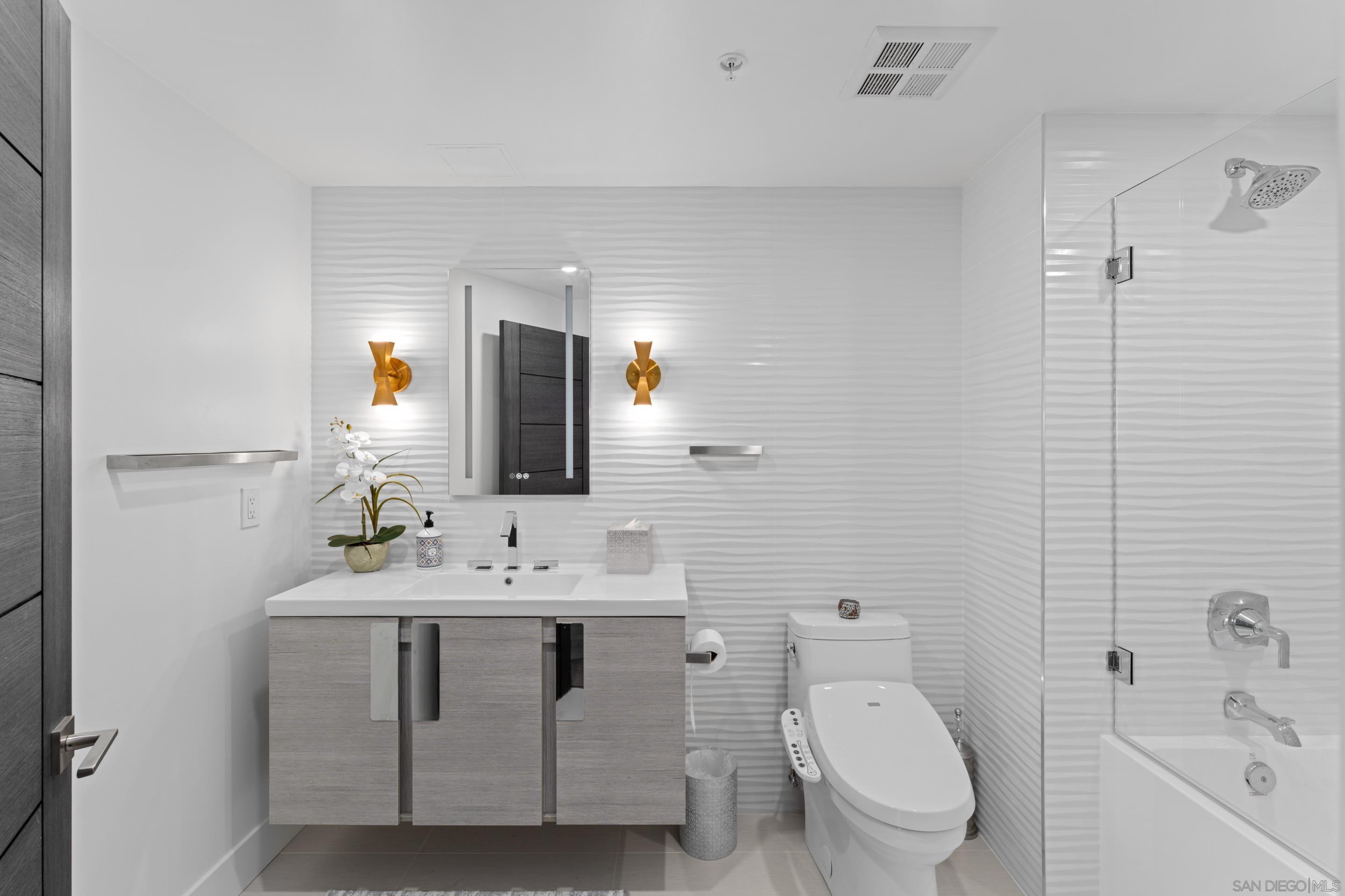 Detail Gallery Image 23 of 73 For 510  1st Ave  2204, San Diego,  CA 92101 - 3 Beds | 3 Baths