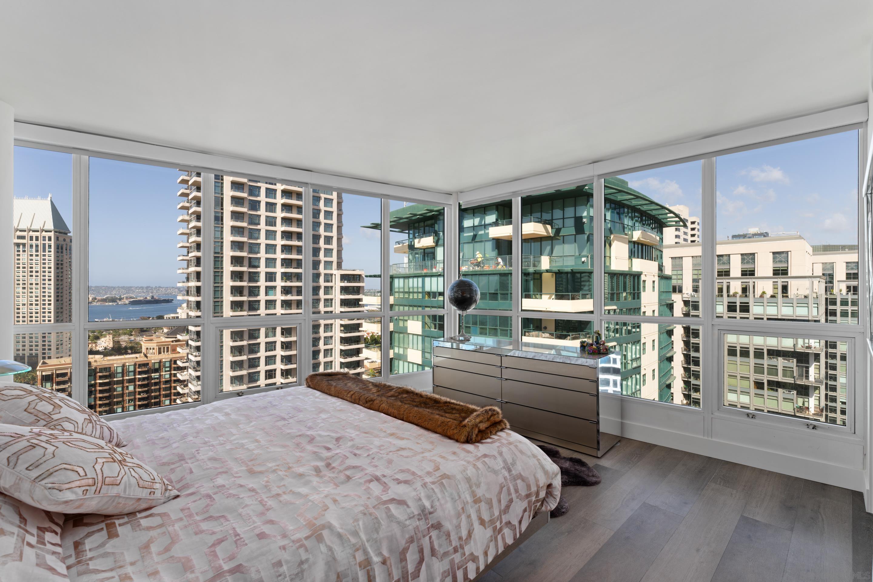 Detail Gallery Image 24 of 73 For 510  1st Ave  2204, San Diego,  CA 92101 - 3 Beds | 3 Baths