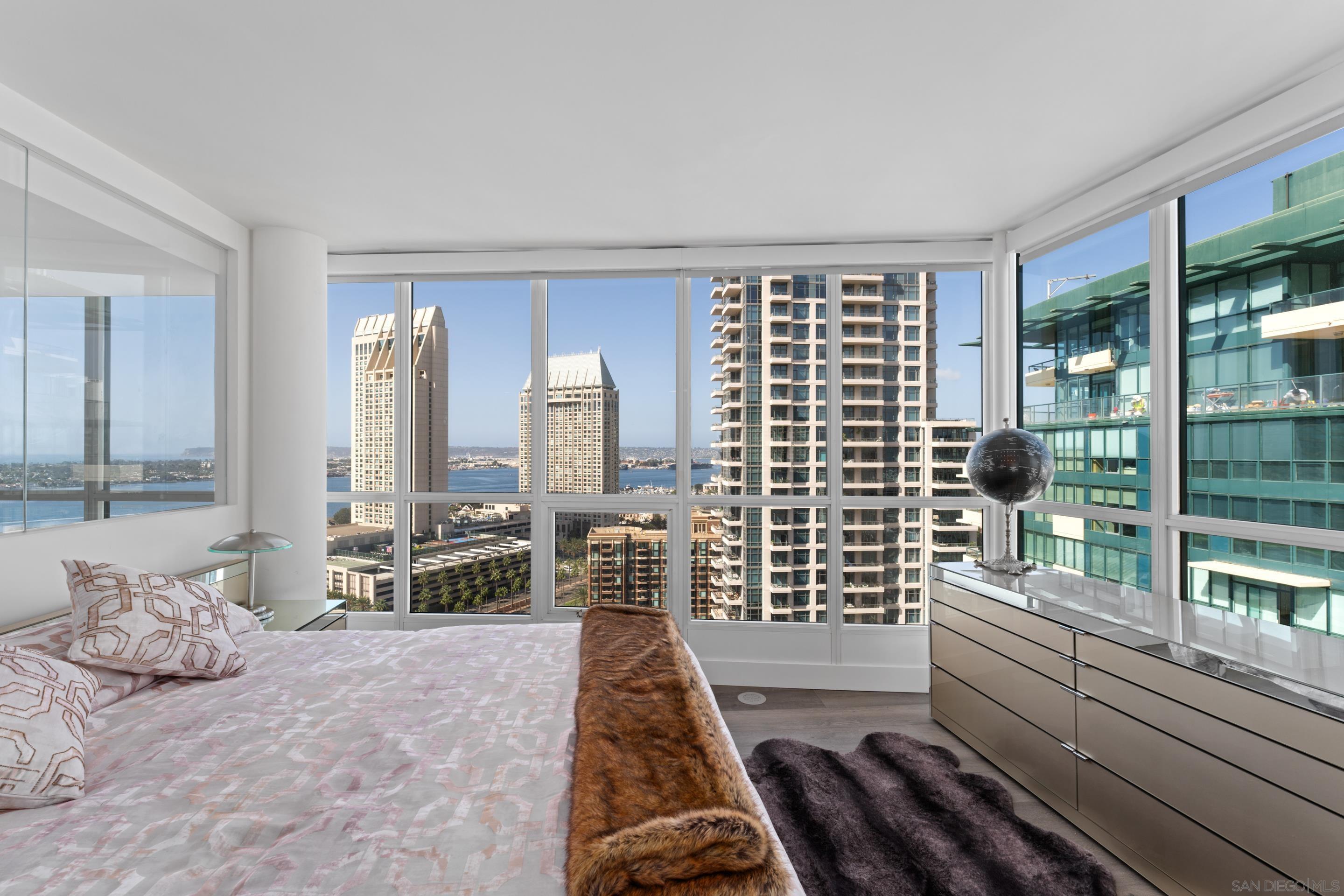 Detail Gallery Image 25 of 73 For 510  1st Ave  2204, San Diego,  CA 92101 - 3 Beds | 3 Baths