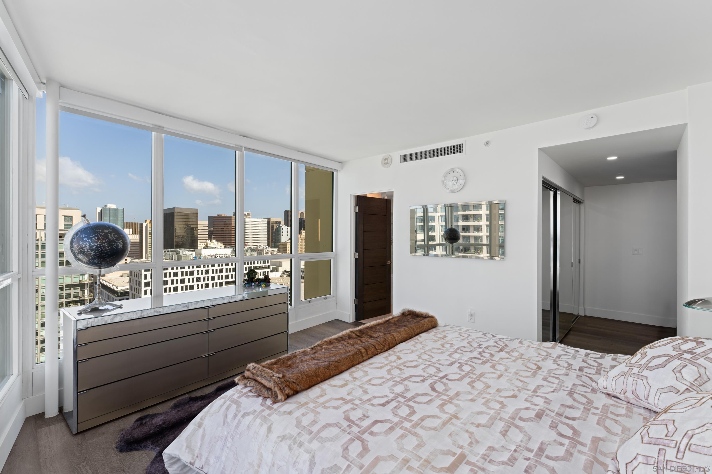 Detail Gallery Image 27 of 73 For 510  1st Ave  2204, San Diego,  CA 92101 - 3 Beds | 3 Baths