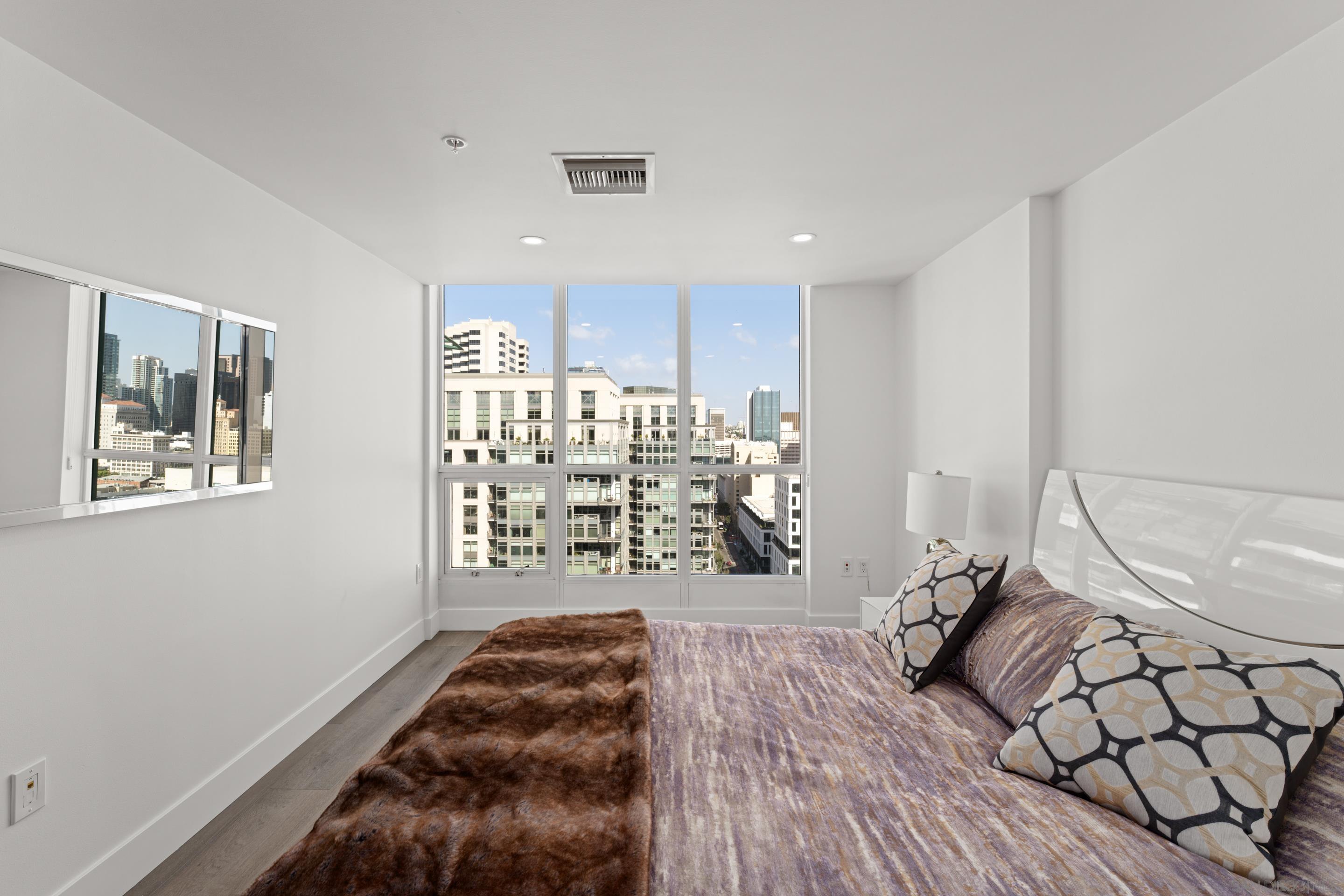 Detail Gallery Image 31 of 73 For 510  1st Ave  2204, San Diego,  CA 92101 - 3 Beds | 3 Baths