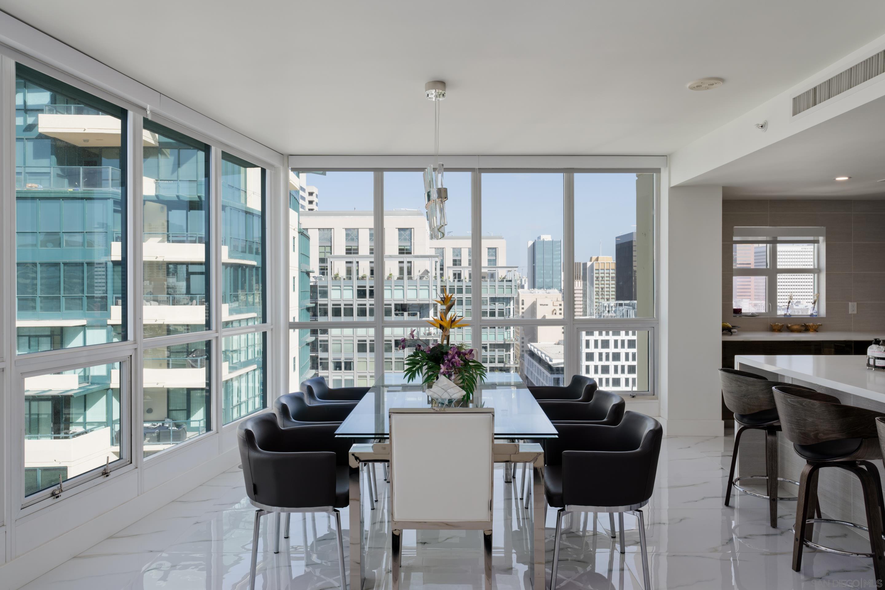 Detail Gallery Image 6 of 73 For 510  1st Ave  2204, San Diego,  CA 92101 - 3 Beds | 3 Baths