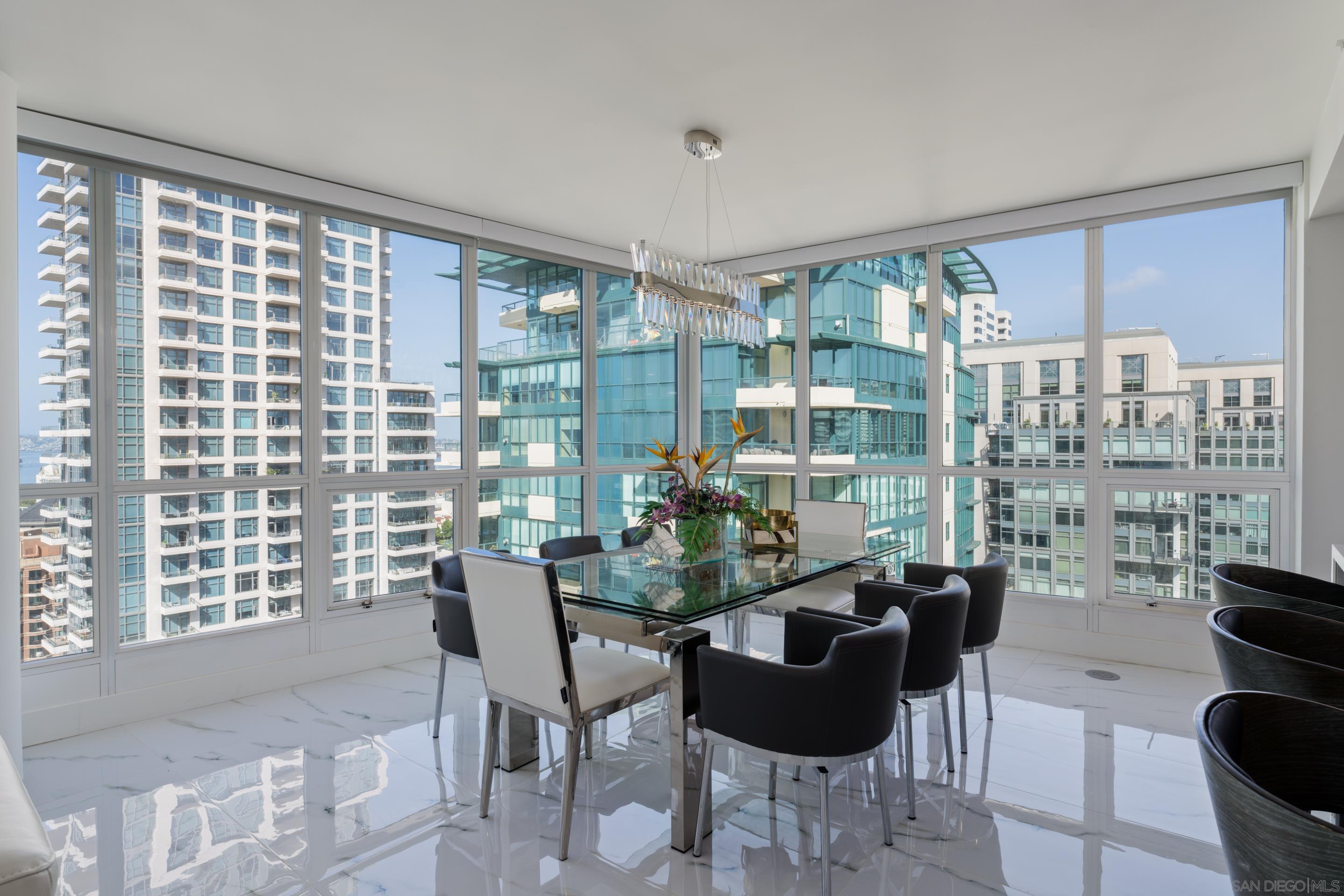 Detail Gallery Image 7 of 73 For 510  1st Ave  2204, San Diego,  CA 92101 - 3 Beds | 3 Baths