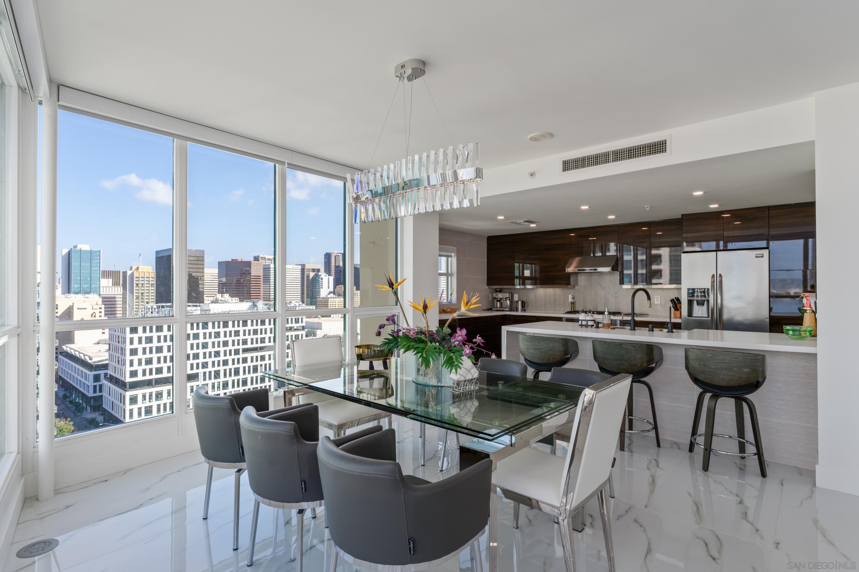 Detail Gallery Image 8 of 73 For 510  1st Ave  2204, San Diego,  CA 92101 - 3 Beds | 3 Baths