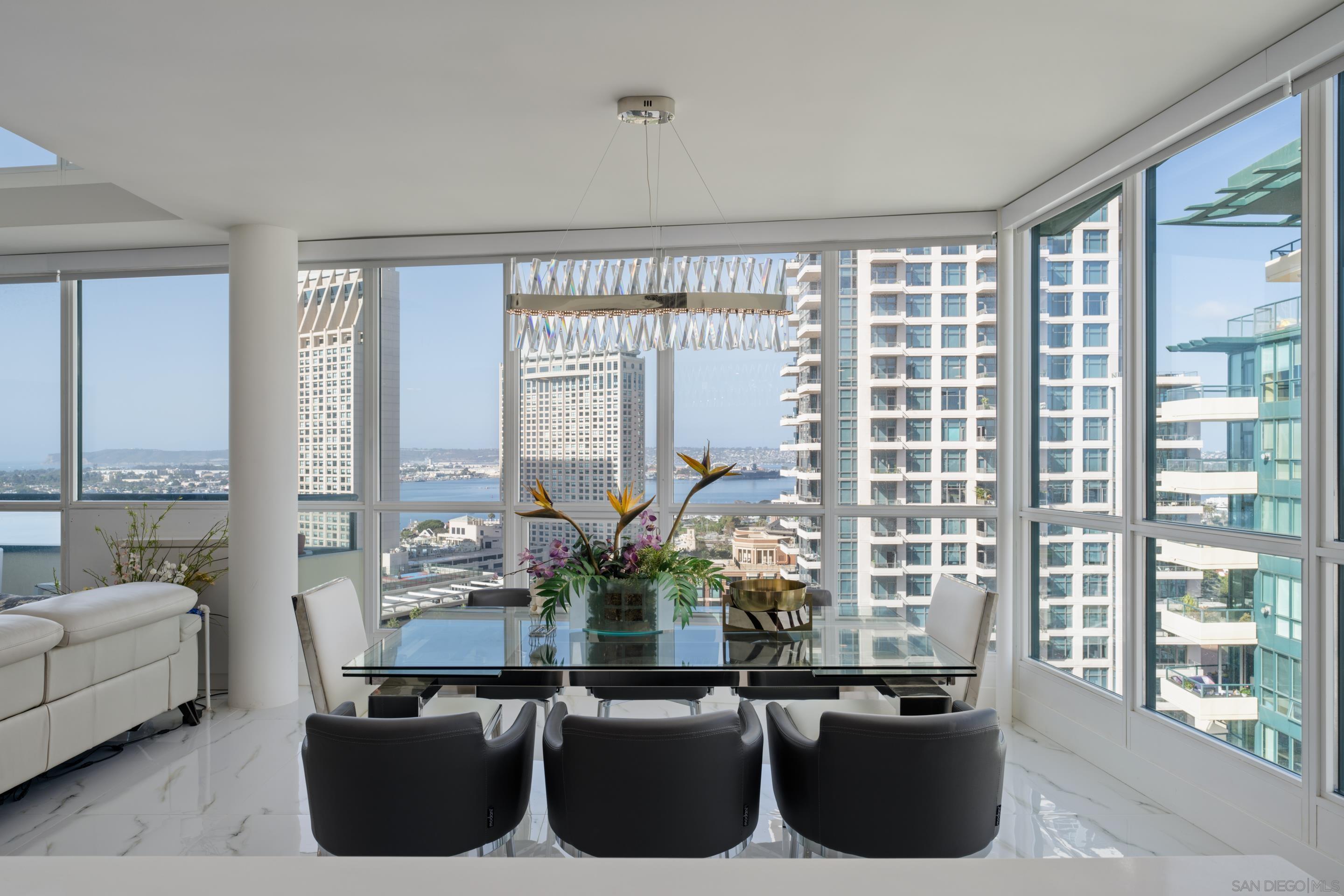 Detail Gallery Image 10 of 73 For 510  1st Ave  2204, San Diego,  CA 92101 - 3 Beds | 3 Baths