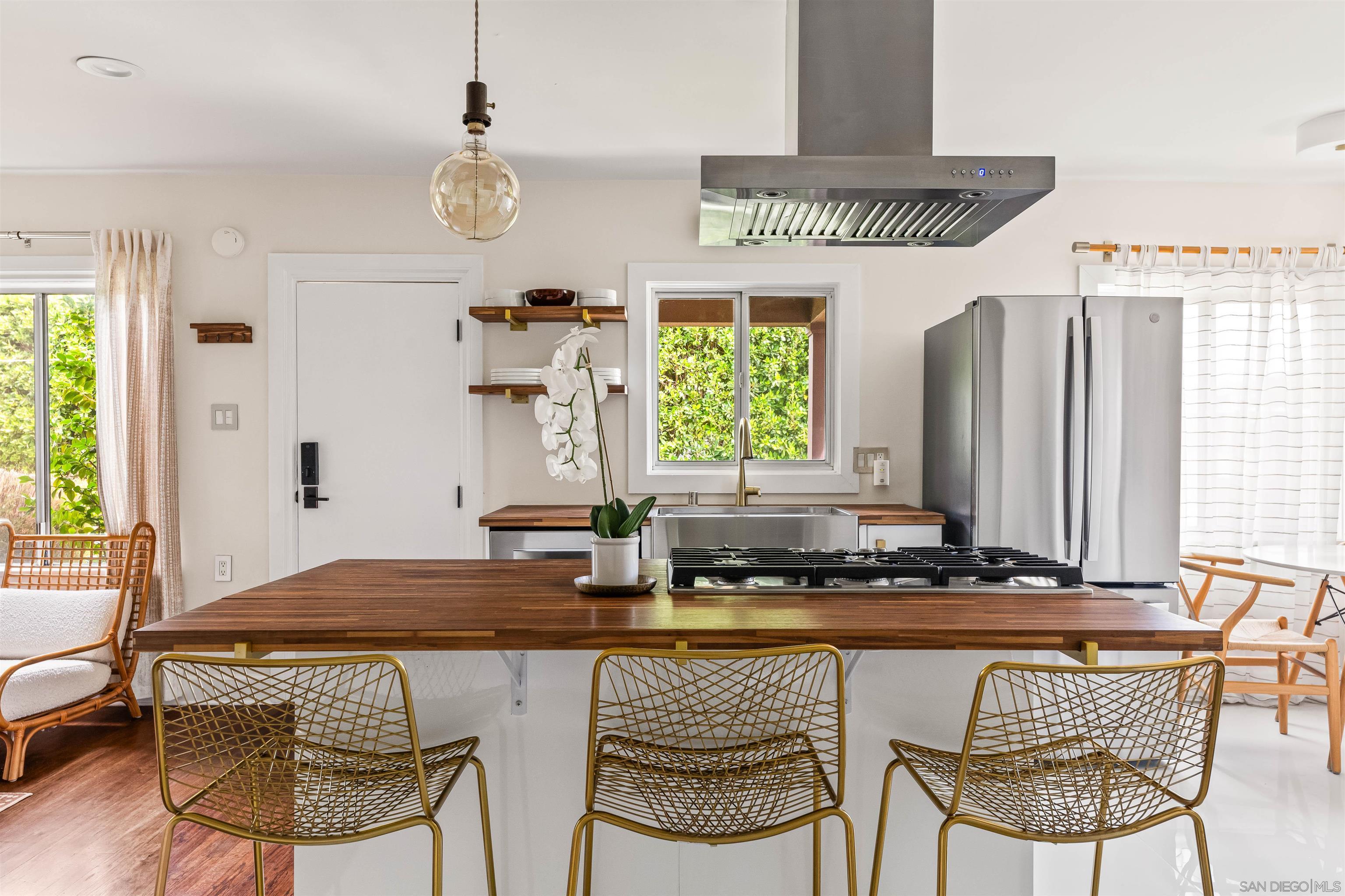 Front Image Thumbnail for SD250043407