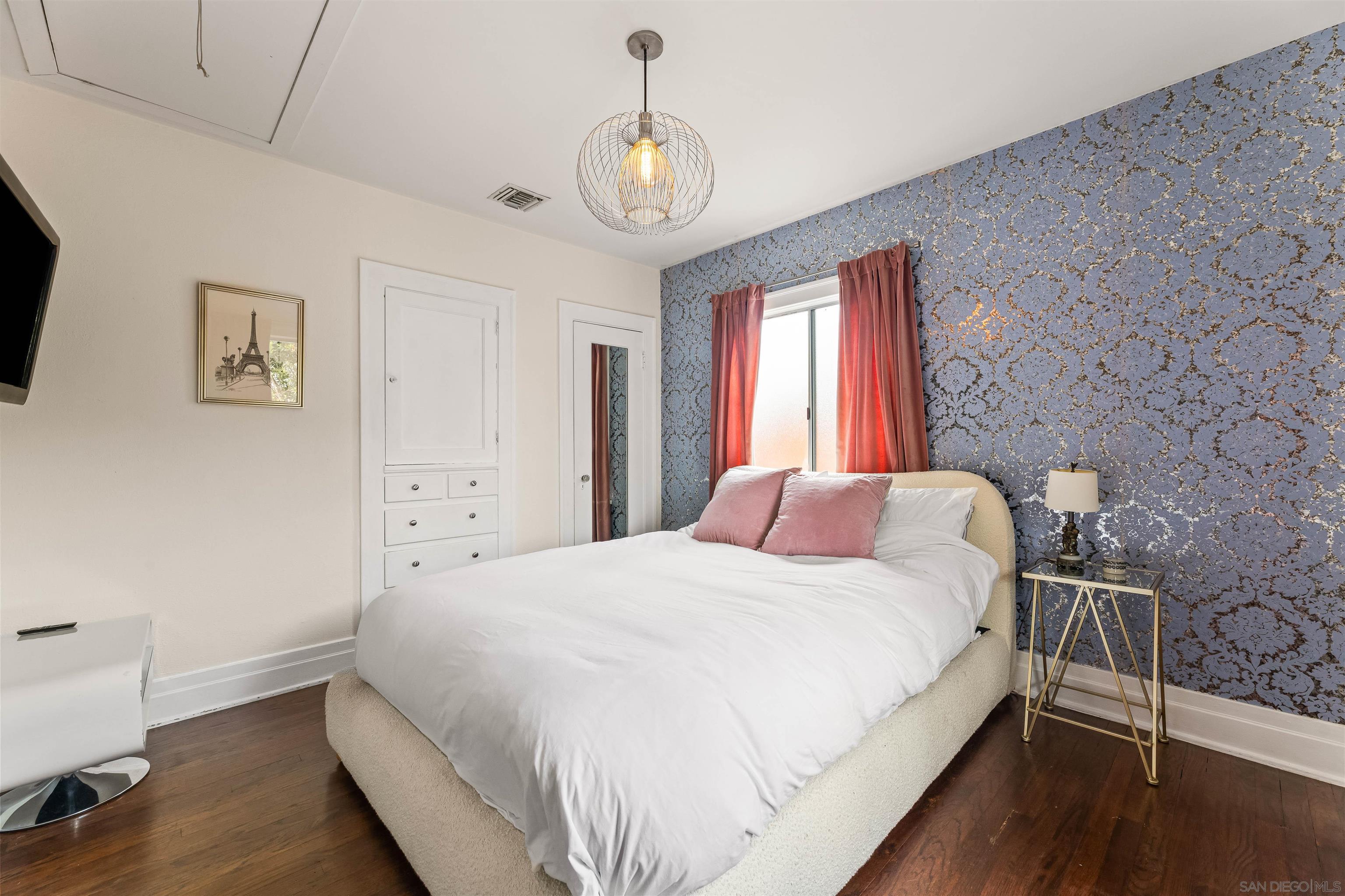 Detail Gallery Image 12 of 31 For 11202  Emelita, North Hollywood,  CA 91601 - 2 Beds | 1 Baths