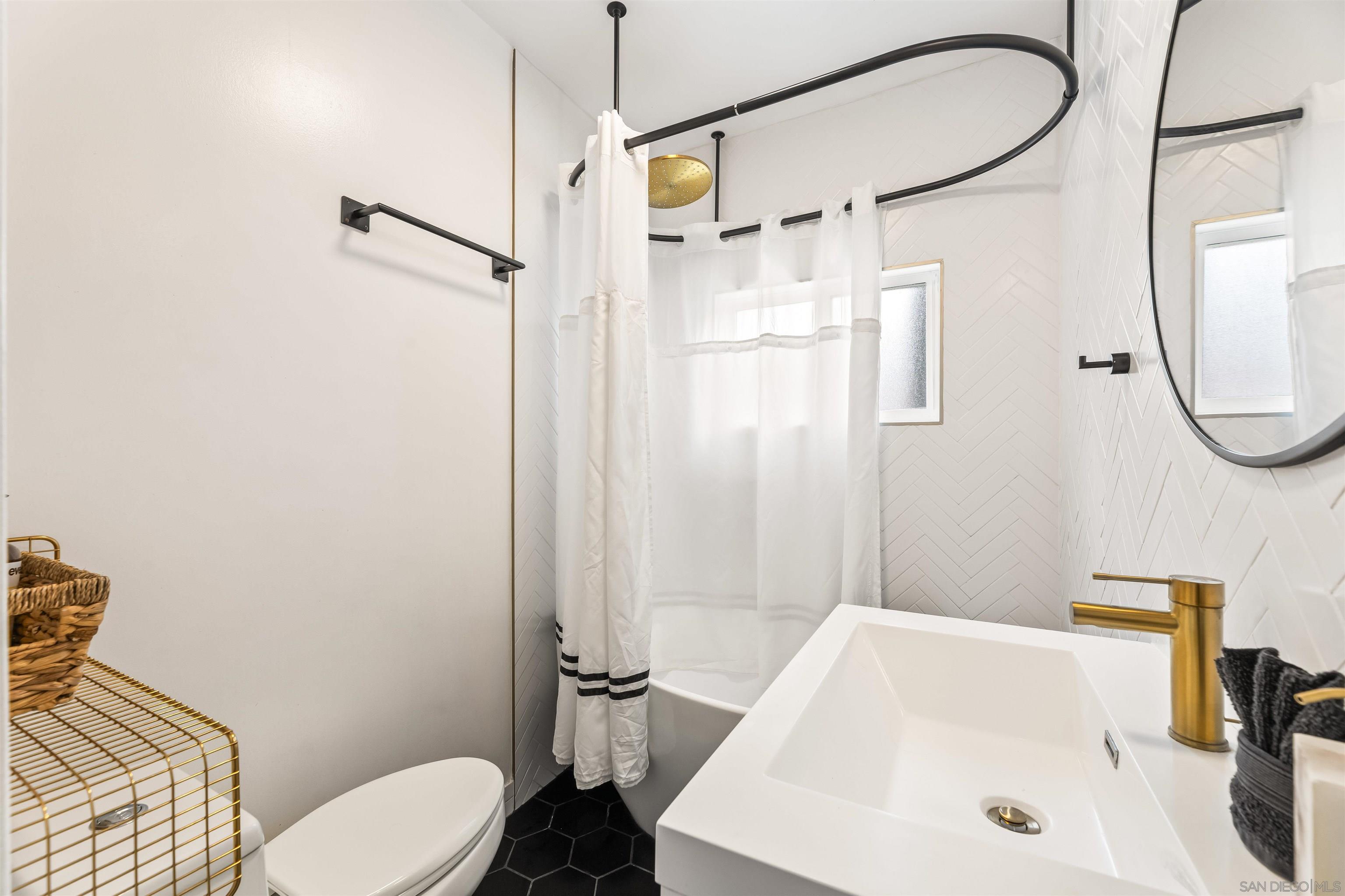 Detail Gallery Image 13 of 31 For 11202  Emelita, North Hollywood,  CA 91601 - 2 Beds | 1 Baths