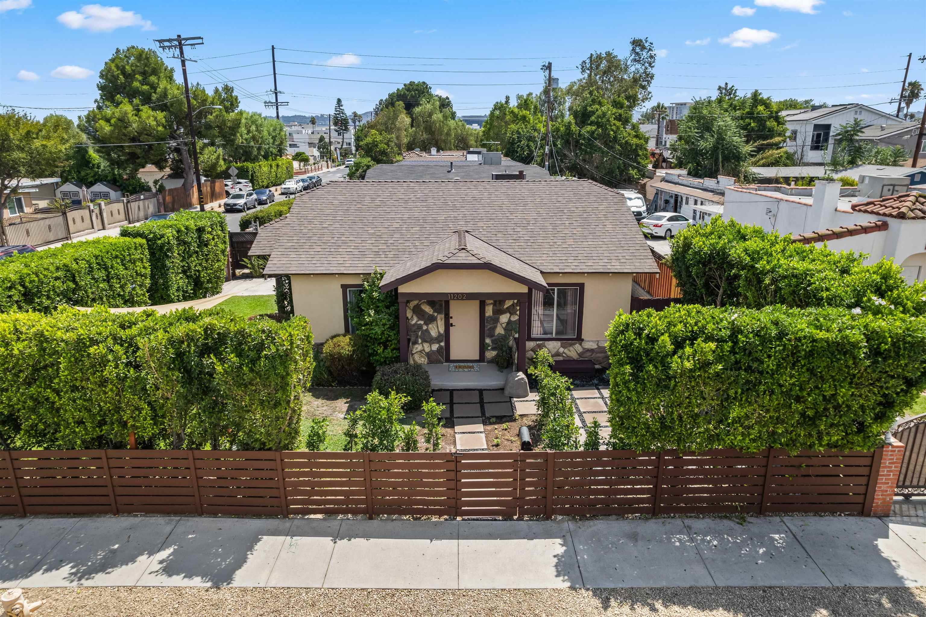 Detail Gallery Image 15 of 31 For 11202  Emelita, North Hollywood,  CA 91601 - 2 Beds | 1 Baths
