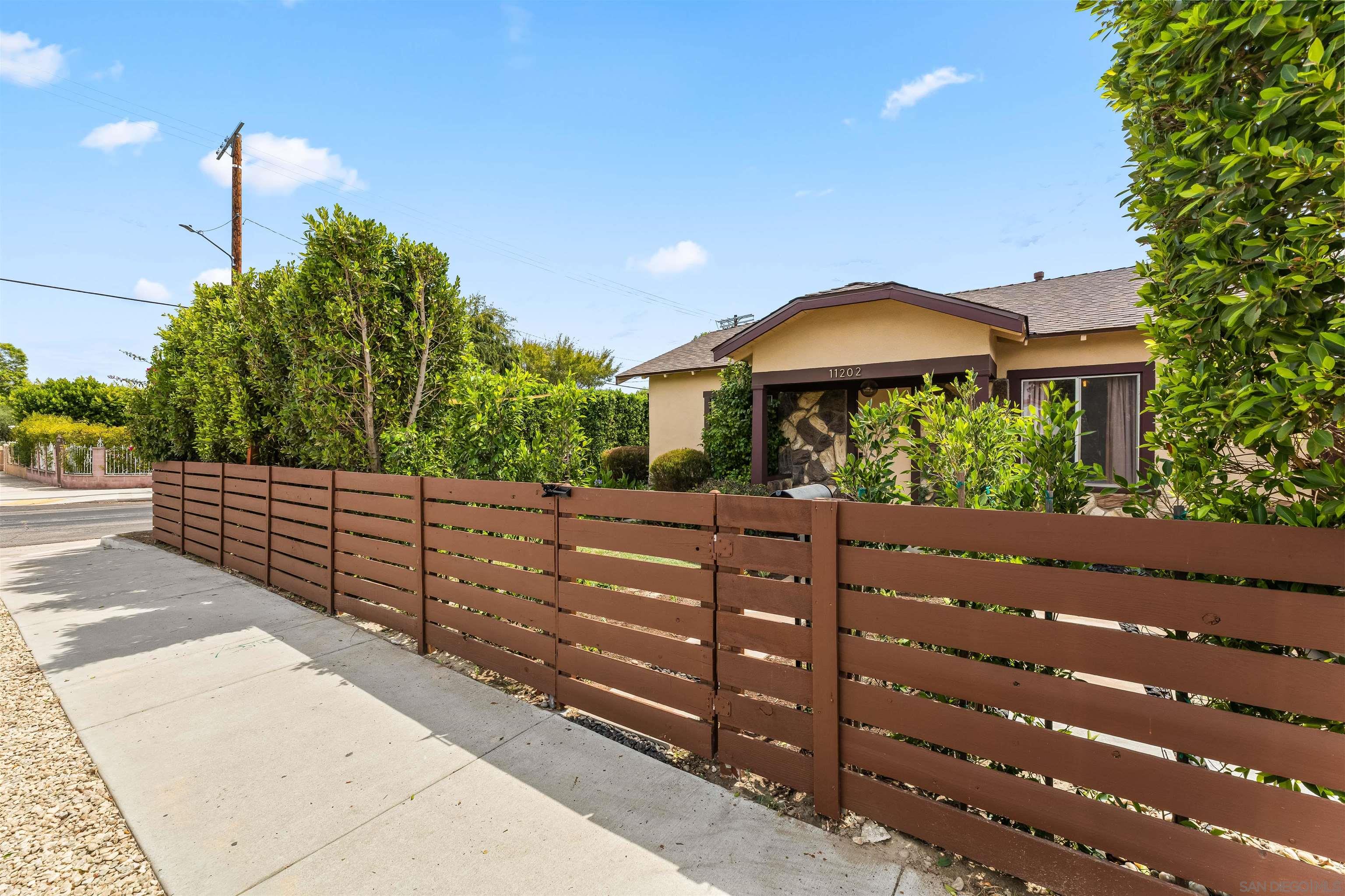 Detail Gallery Image 16 of 31 For 11202  Emelita, North Hollywood,  CA 91601 - 2 Beds | 1 Baths