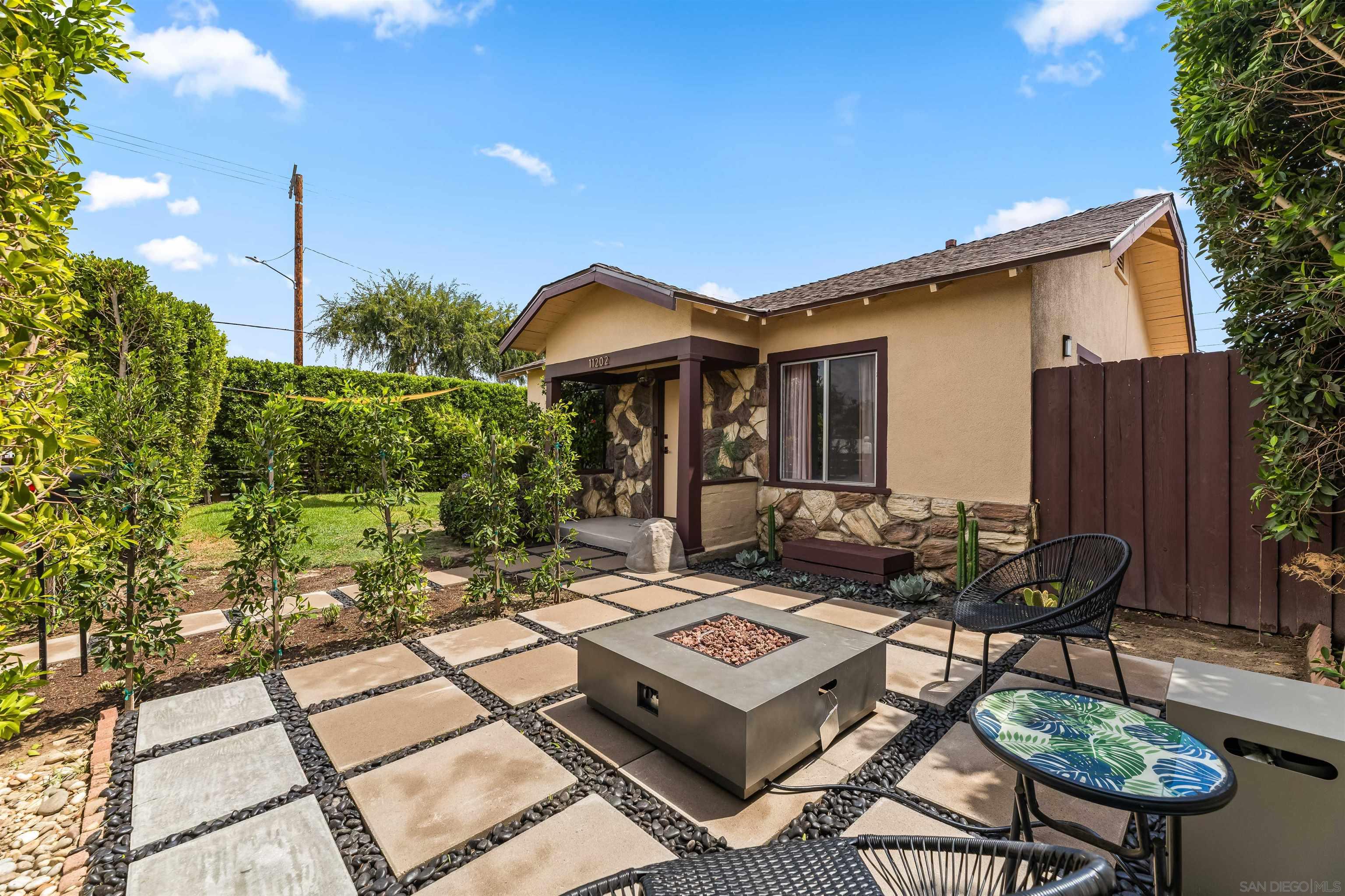 Detail Gallery Image 17 of 31 For 11202  Emelita, North Hollywood,  CA 91601 - 2 Beds | 1 Baths