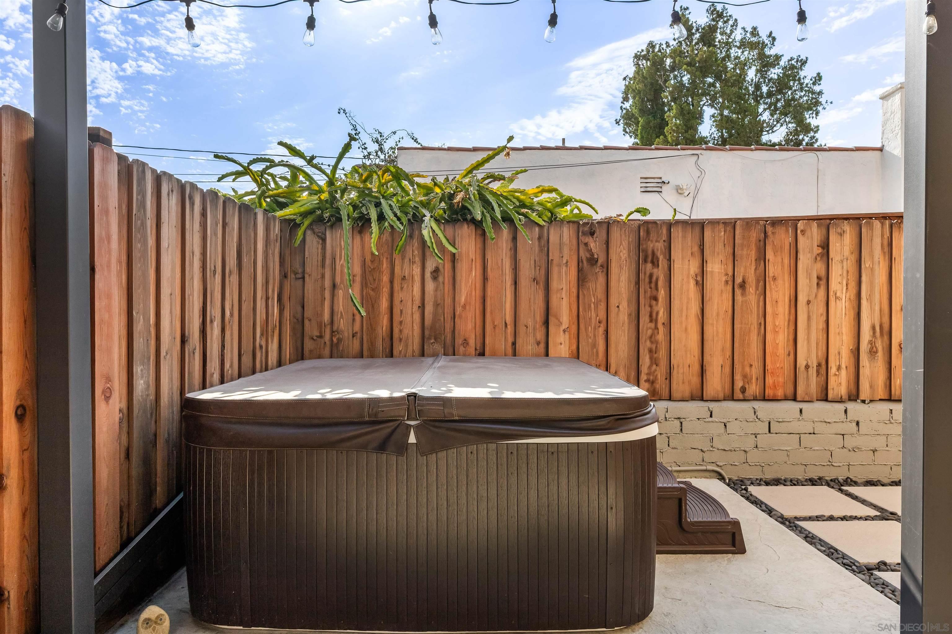Detail Gallery Image 21 of 31 For 11202  Emelita, North Hollywood,  CA 91601 - 2 Beds | 1 Baths