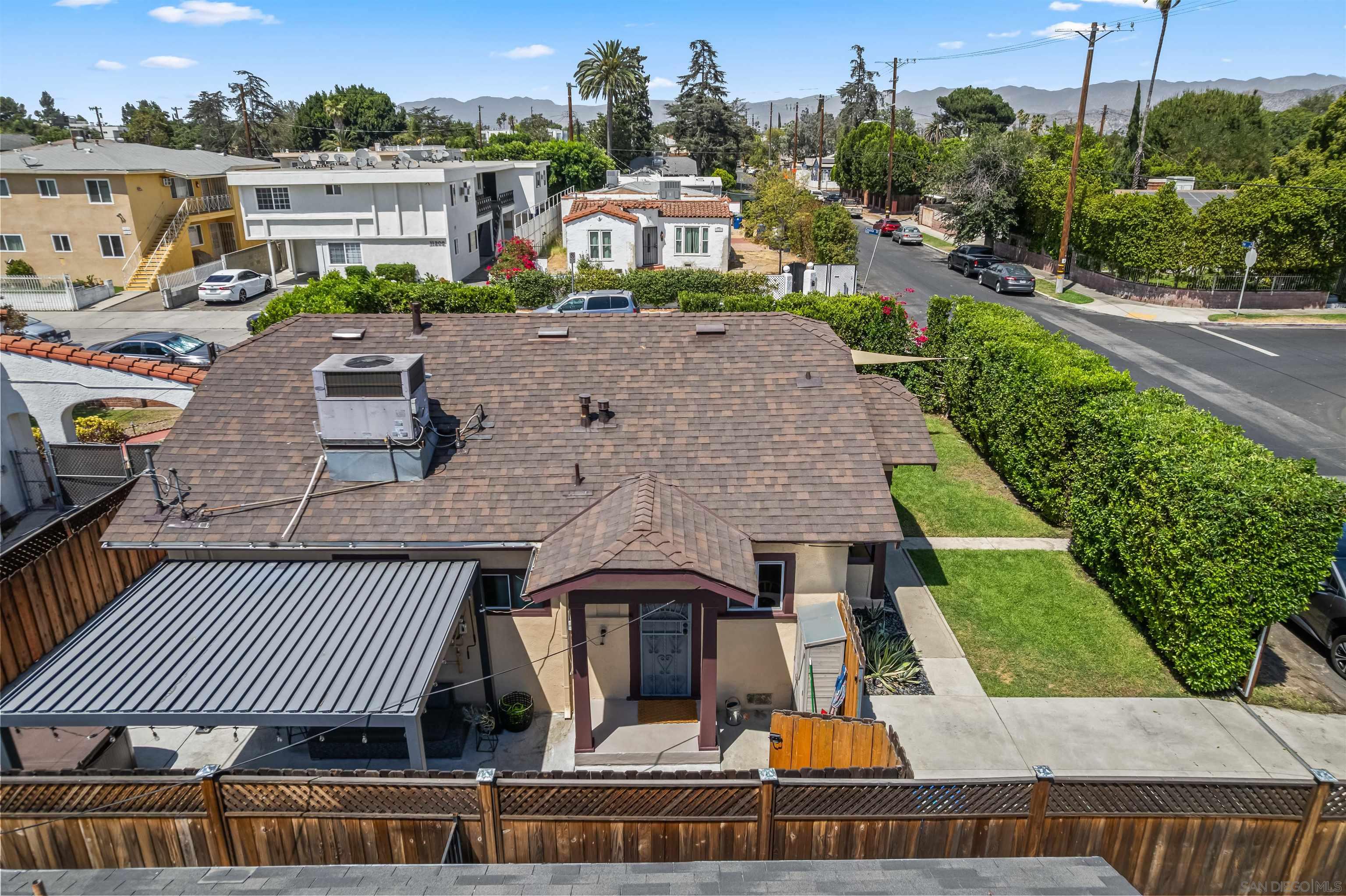 Detail Gallery Image 27 of 31 For 11202  Emelita, North Hollywood,  CA 91601 - 2 Beds | 1 Baths