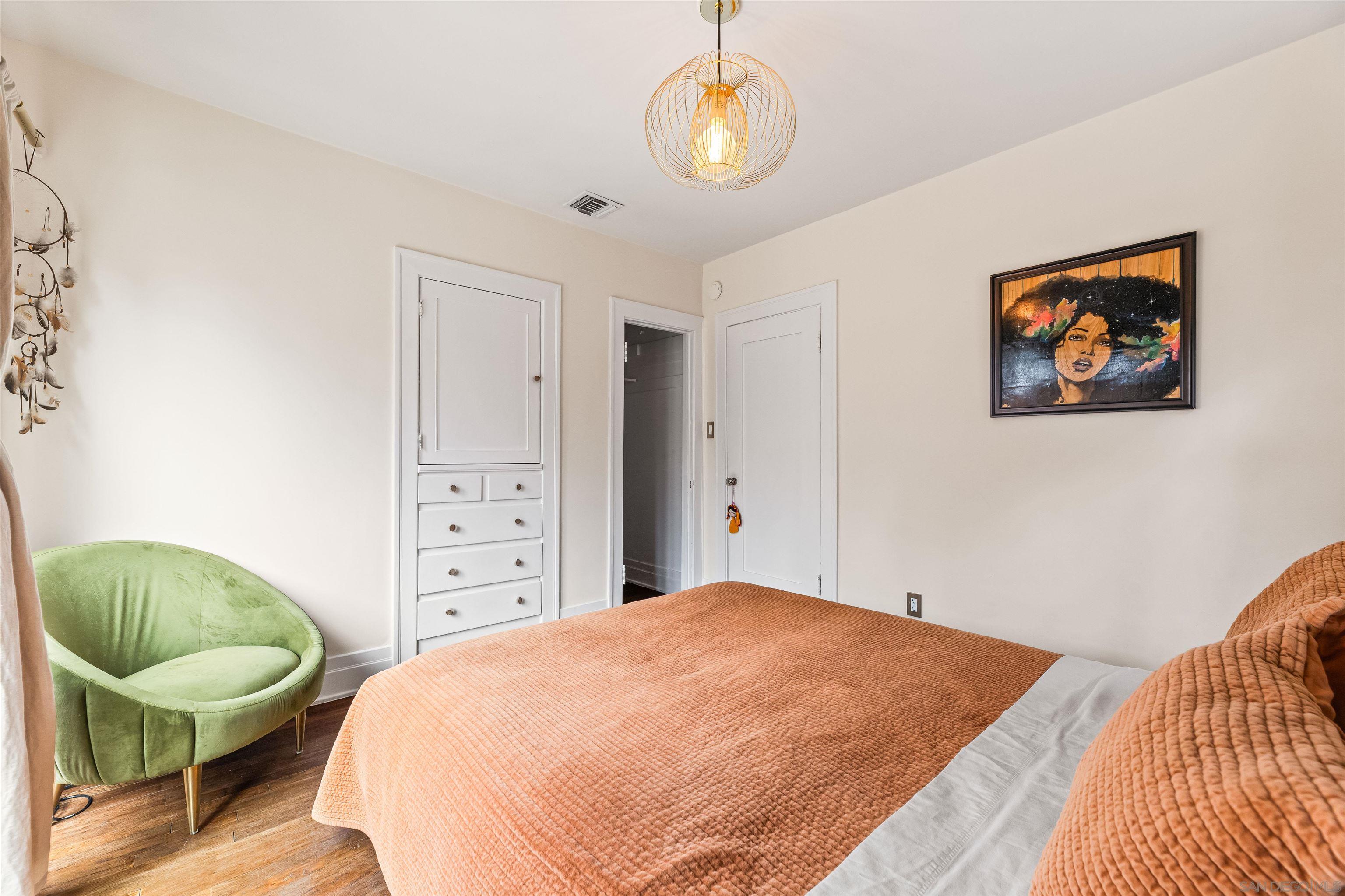 Detail Gallery Image 9 of 31 For 11202  Emelita, North Hollywood,  CA 91601 - 2 Beds | 1 Baths