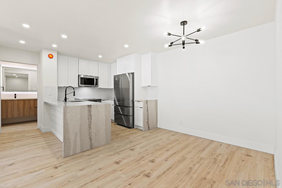 Detail Gallery Image 4 of 19 For 1855  Diamond St  5-309, San Diego,  CA 92109 - 2 Beds | 2 Baths