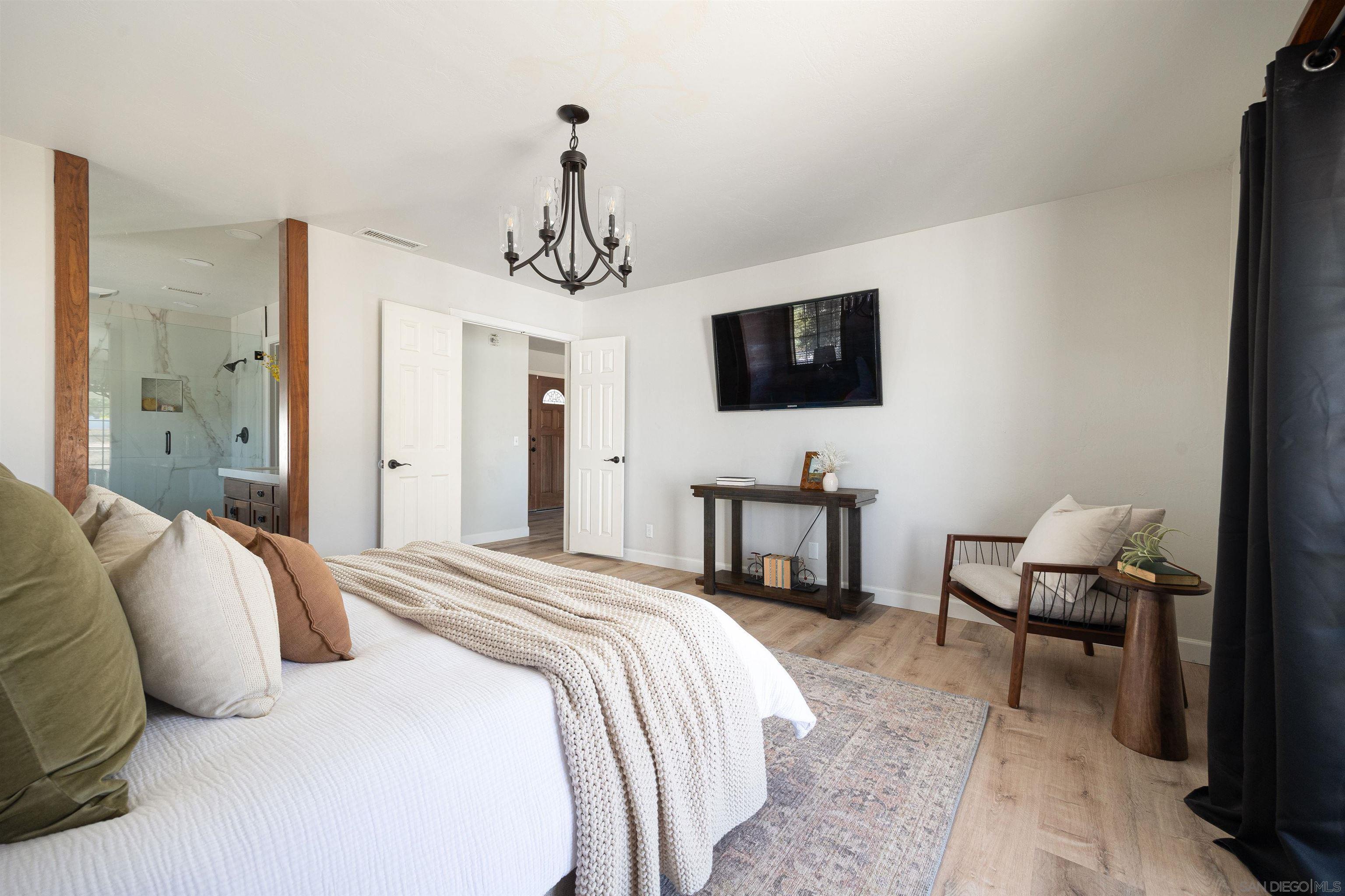 Detail Gallery Image 2 of 26 For 23637  Barrego Way, Ramona,  CA 92065 - 5 Beds | 2 Baths