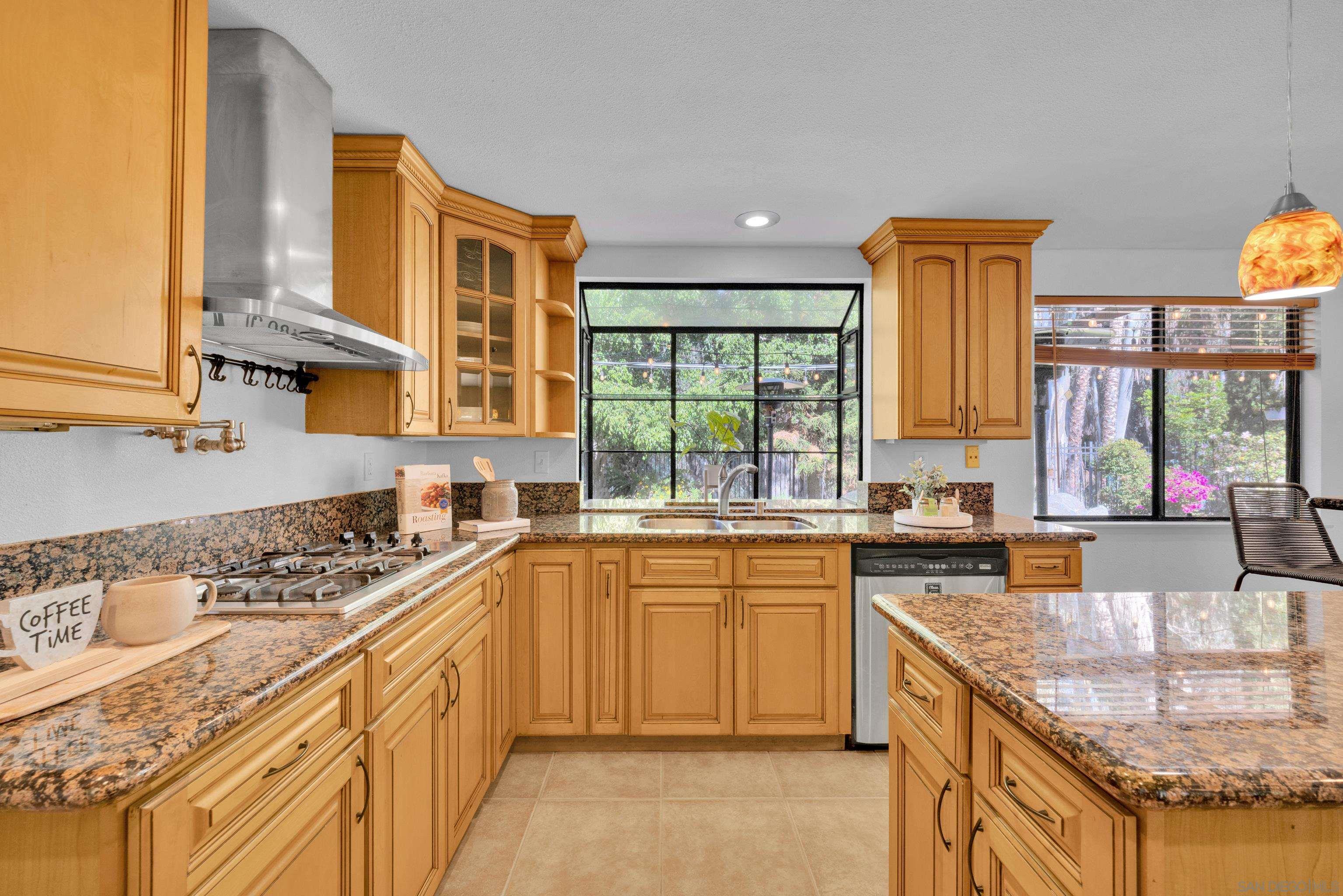 Detail Gallery Image 17 of 60 For 2010  Palsero Ave, Escondido,  CA 92029 - 4 Beds | 3 Baths