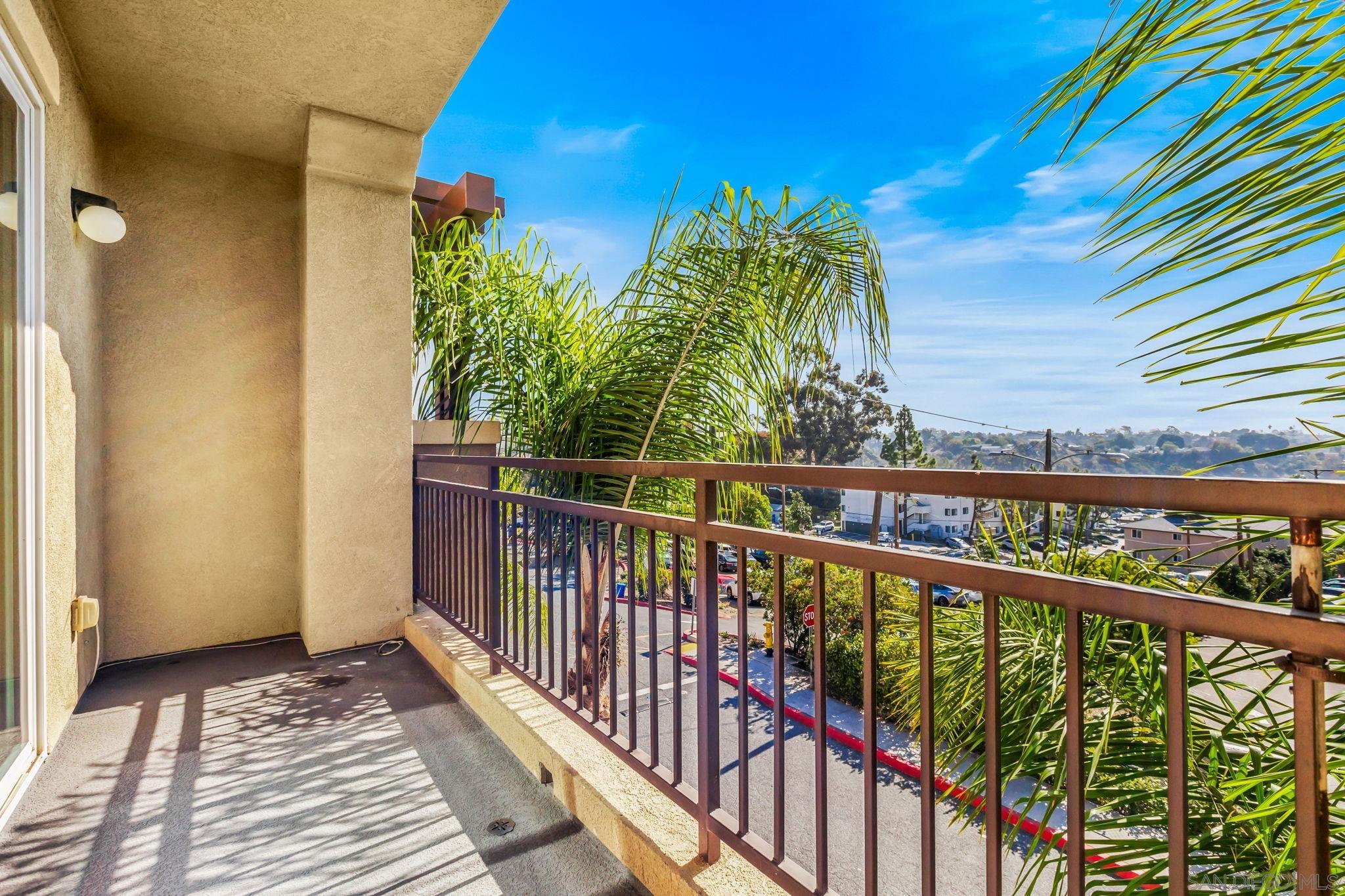 Detail Gallery Image 3 of 23 For 5447  Soho View Ter, San Diego,  CA 92105 - 3 Beds | 2/1 Baths