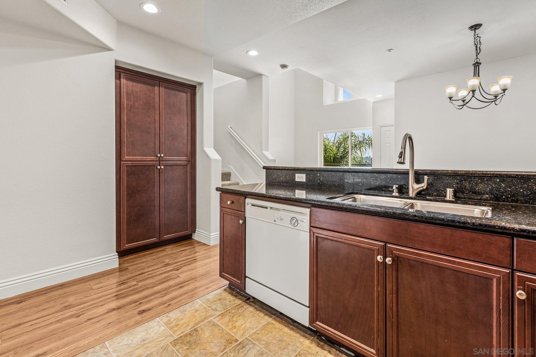 Detail Gallery Image 9 of 23 For 5447  Soho View Ter, San Diego,  CA 92105 - 3 Beds | 2/1 Baths