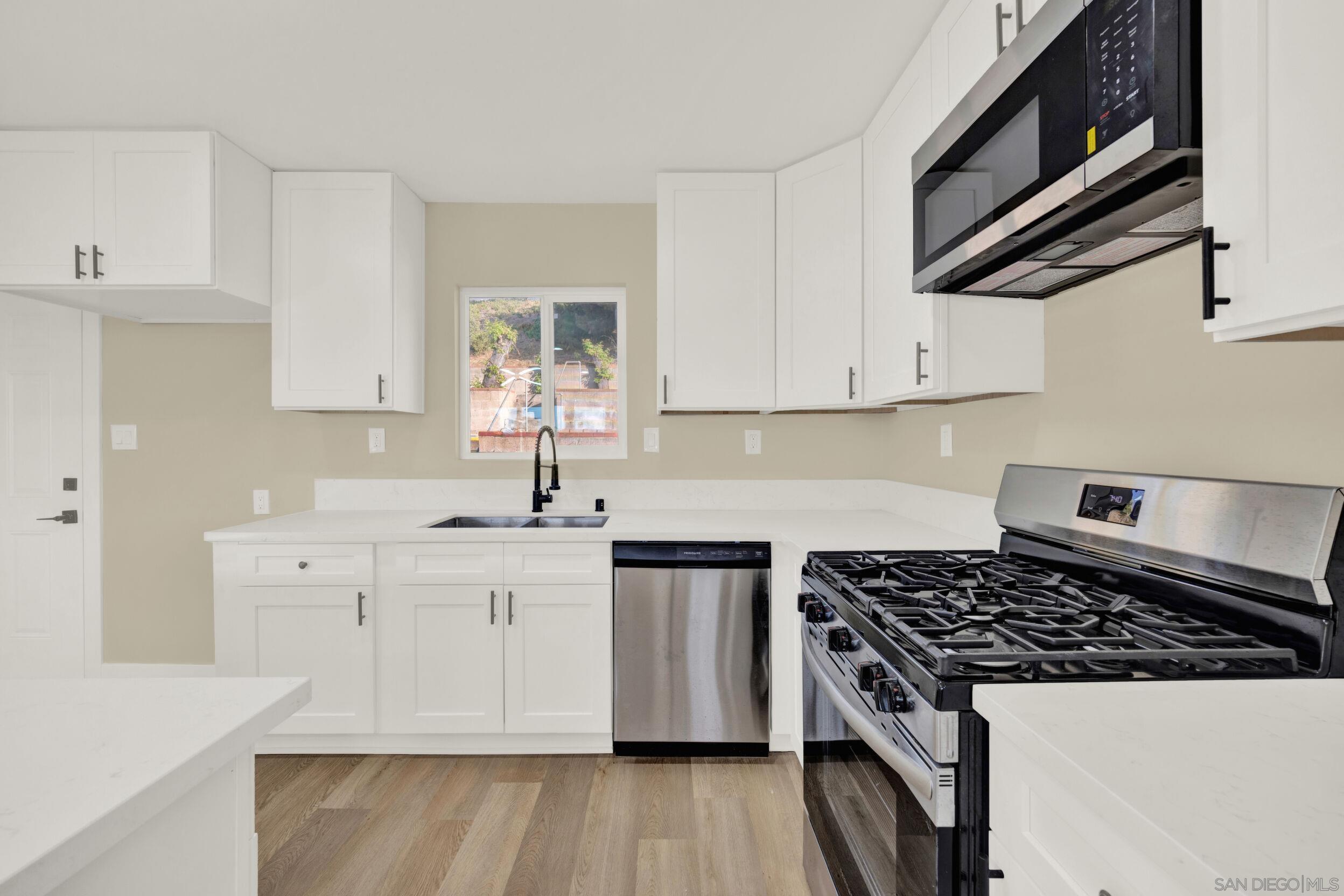 Detail Gallery Image 10 of 25 For 2151  54th, San Diego,  CA 92105 - 2 Beds | 1/1 Baths