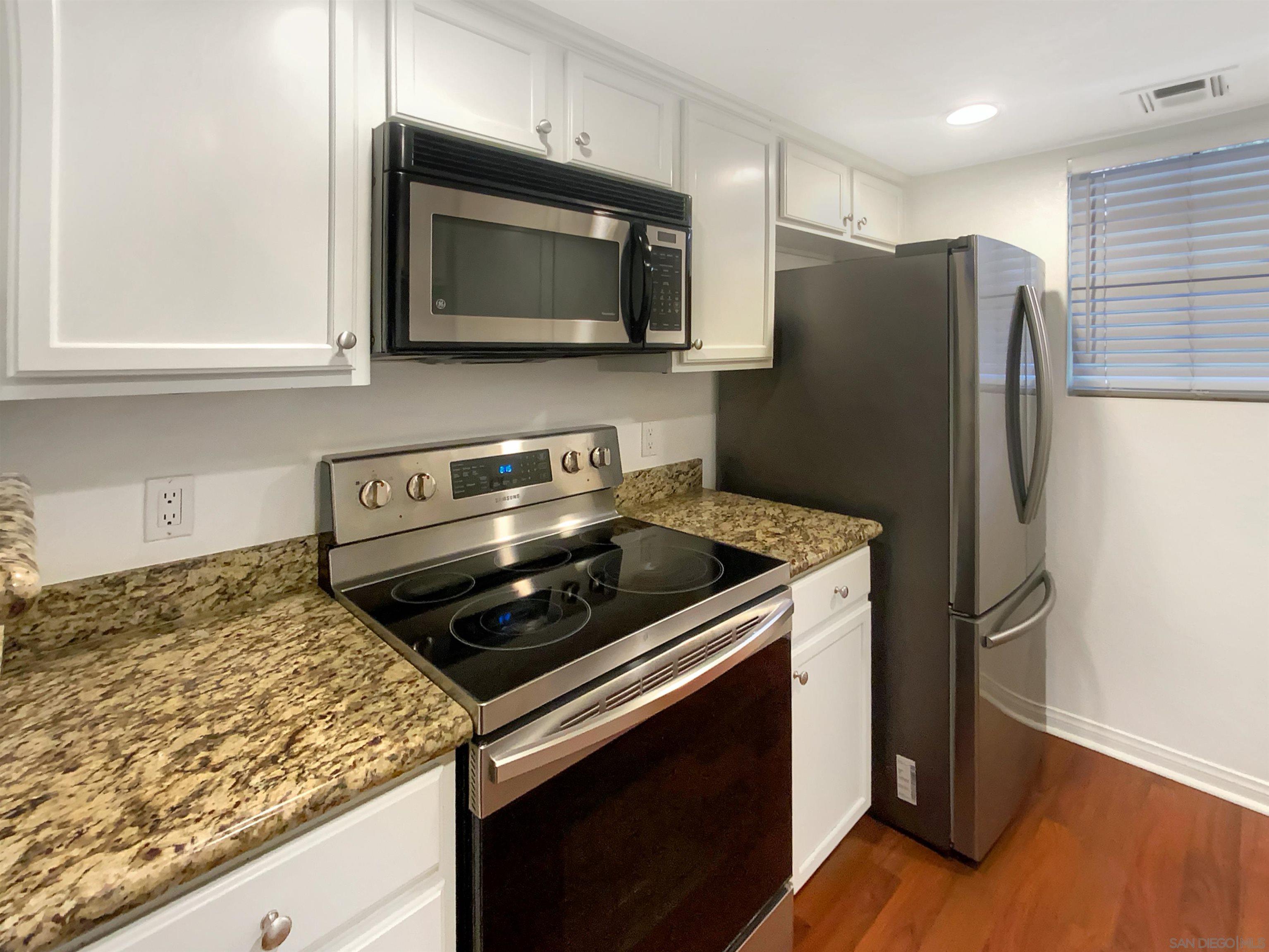 Detail Gallery Image 12 of 22 For 12059  Alta Carmel Ct  #168,  San Diego,  CA 92128 - 2 Beds | 2 Baths