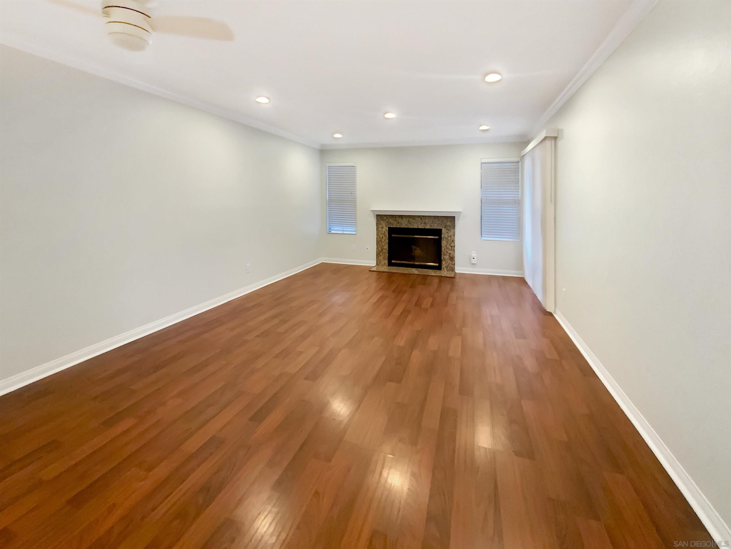 Detail Gallery Image 4 of 22 For 12059  Alta Carmel Ct  #168,  San Diego,  CA 92128 - 2 Beds | 2 Baths