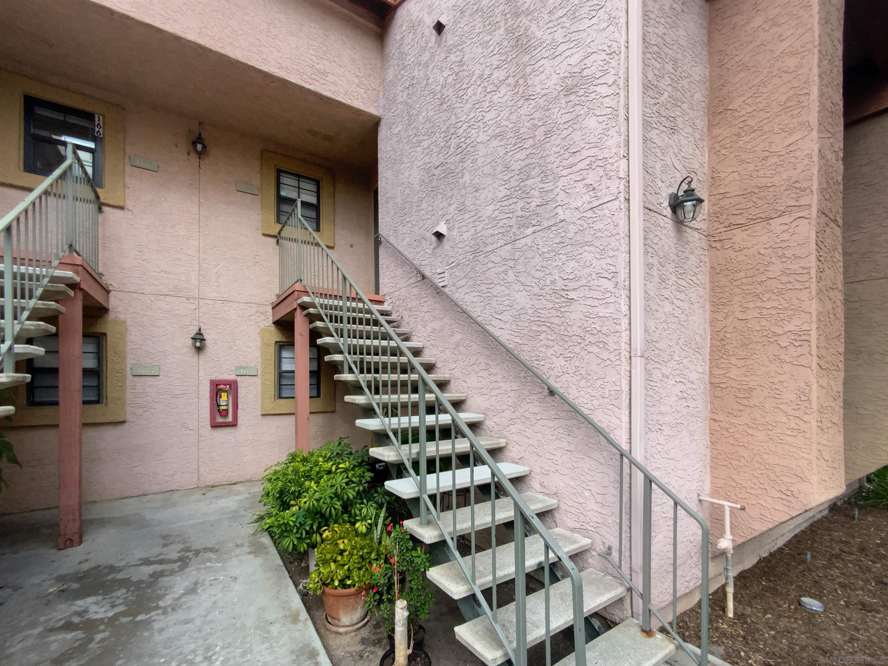 Detail Gallery Image 7 of 22 For 12059  Alta Carmel Ct  #168,  San Diego,  CA 92128 - 2 Beds | 2 Baths