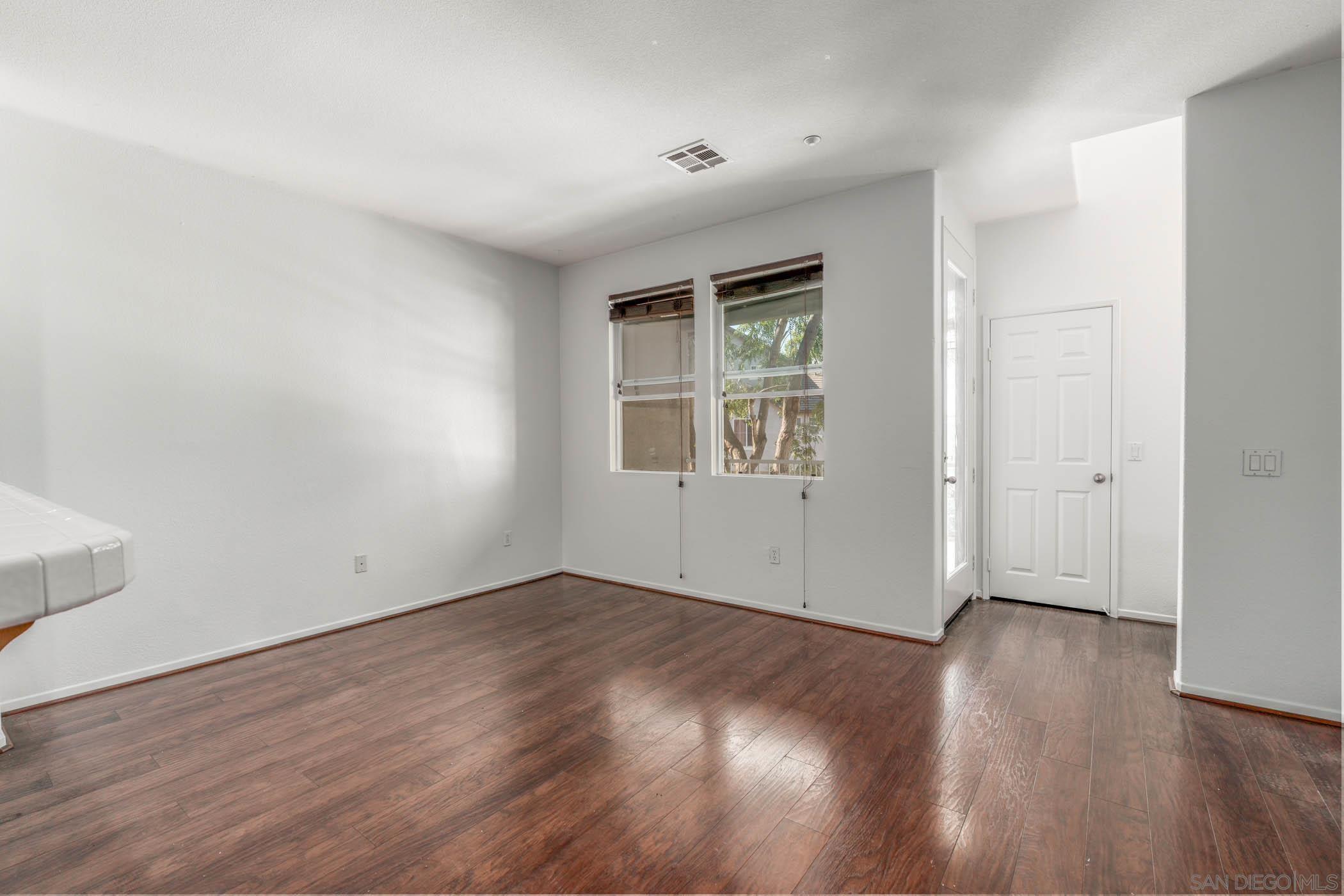 Detail Gallery Image 7 of 30 For 1648  Sweet Gum Place, Chula Vista,  CA 91915 - 3 Beds | 3 Baths