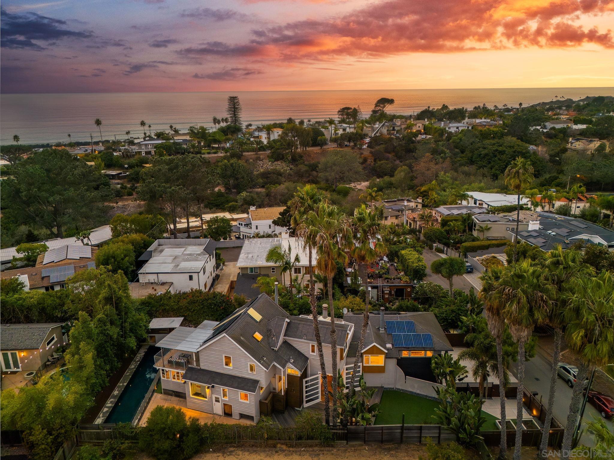 Detail Gallery Image 3 of 62 For 445  Sheffield Ave, Cardiff By The Sea,  CA 92007 - 4 Beds | 3/1 Baths