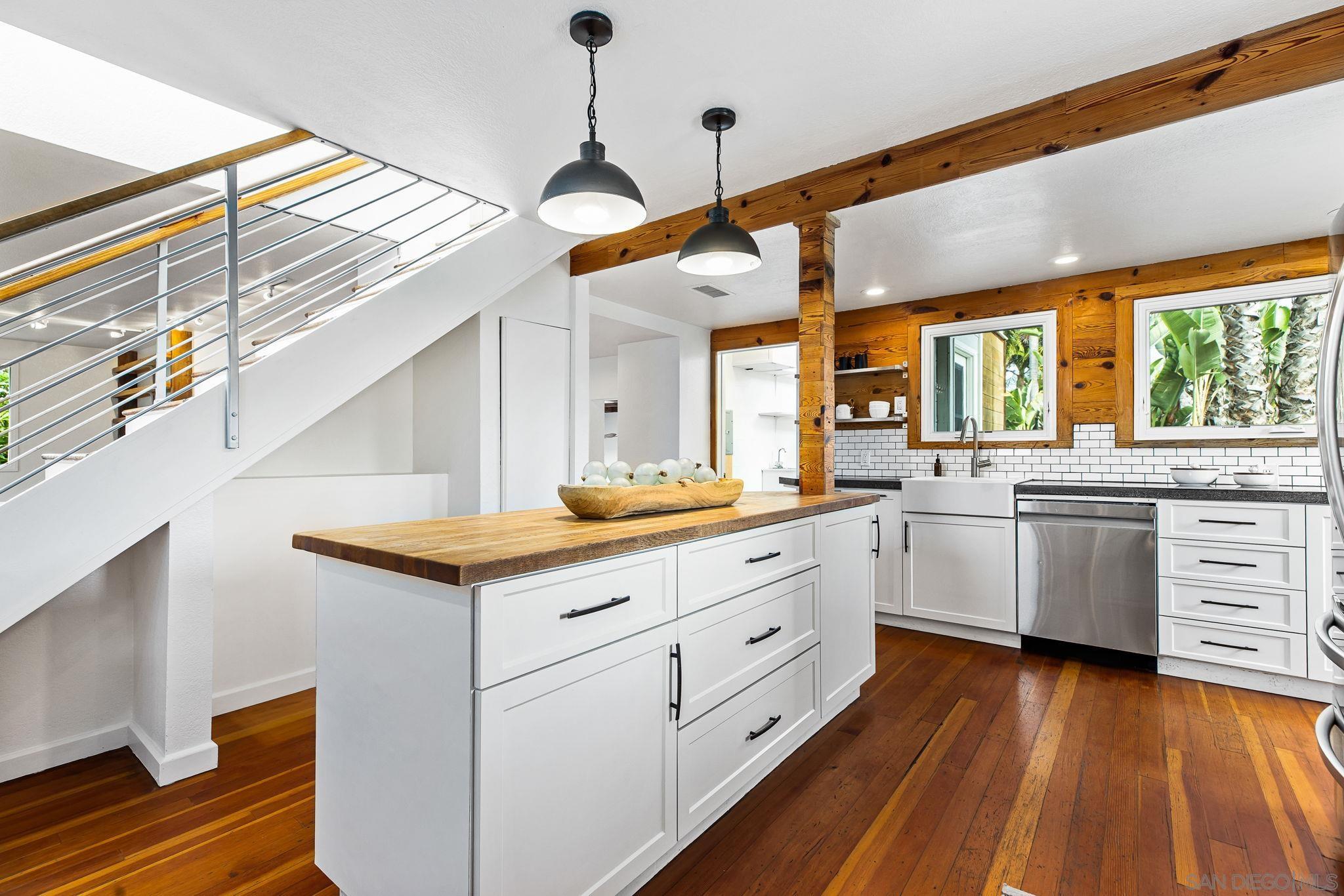 Detail Gallery Image 25 of 62 For 445  Sheffield Ave, Cardiff By The Sea,  CA 92007 - 4 Beds | 3/1 Baths