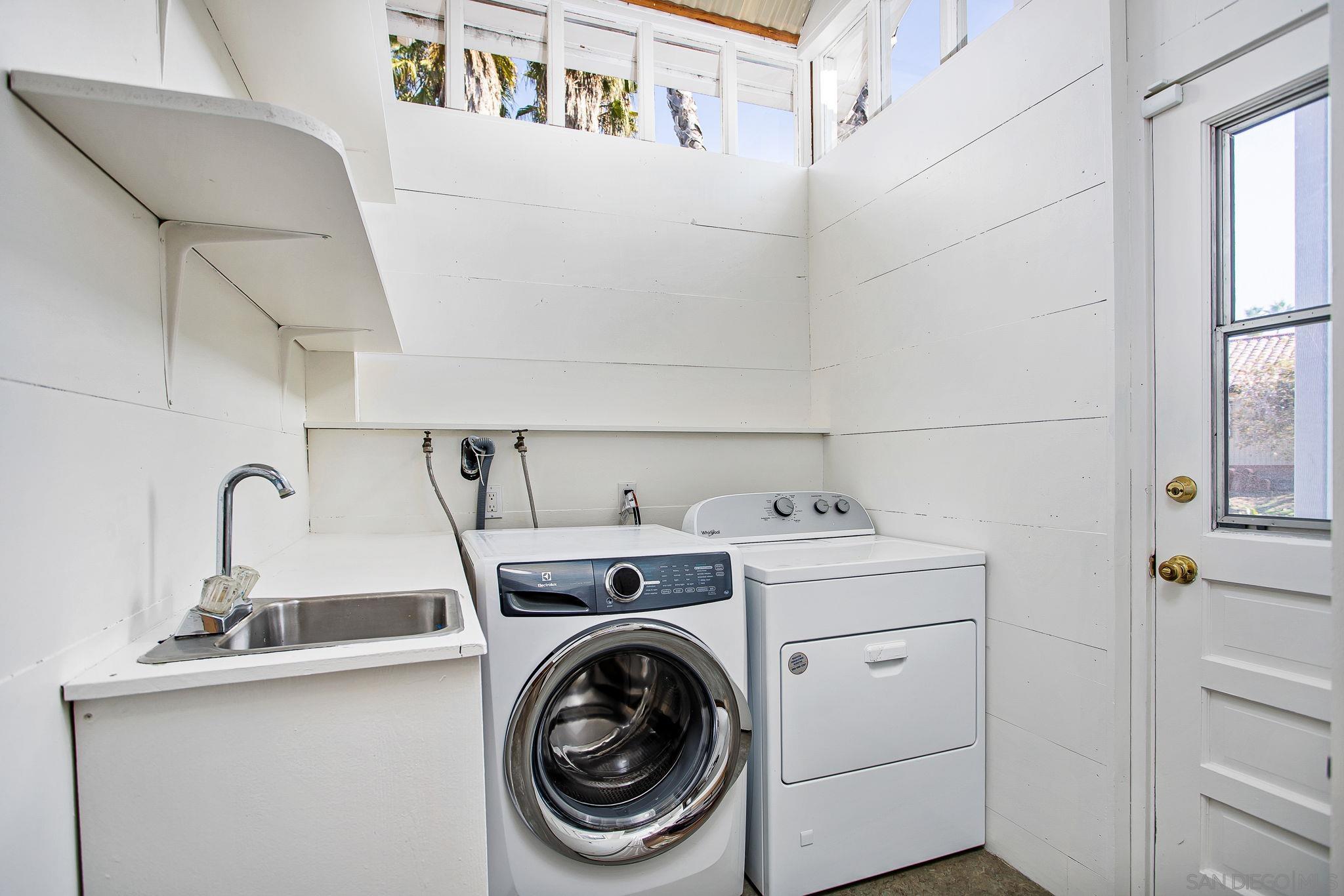 Detail Gallery Image 27 of 62 For 445  Sheffield Ave, Cardiff By The Sea,  CA 92007 - 4 Beds | 3/1 Baths