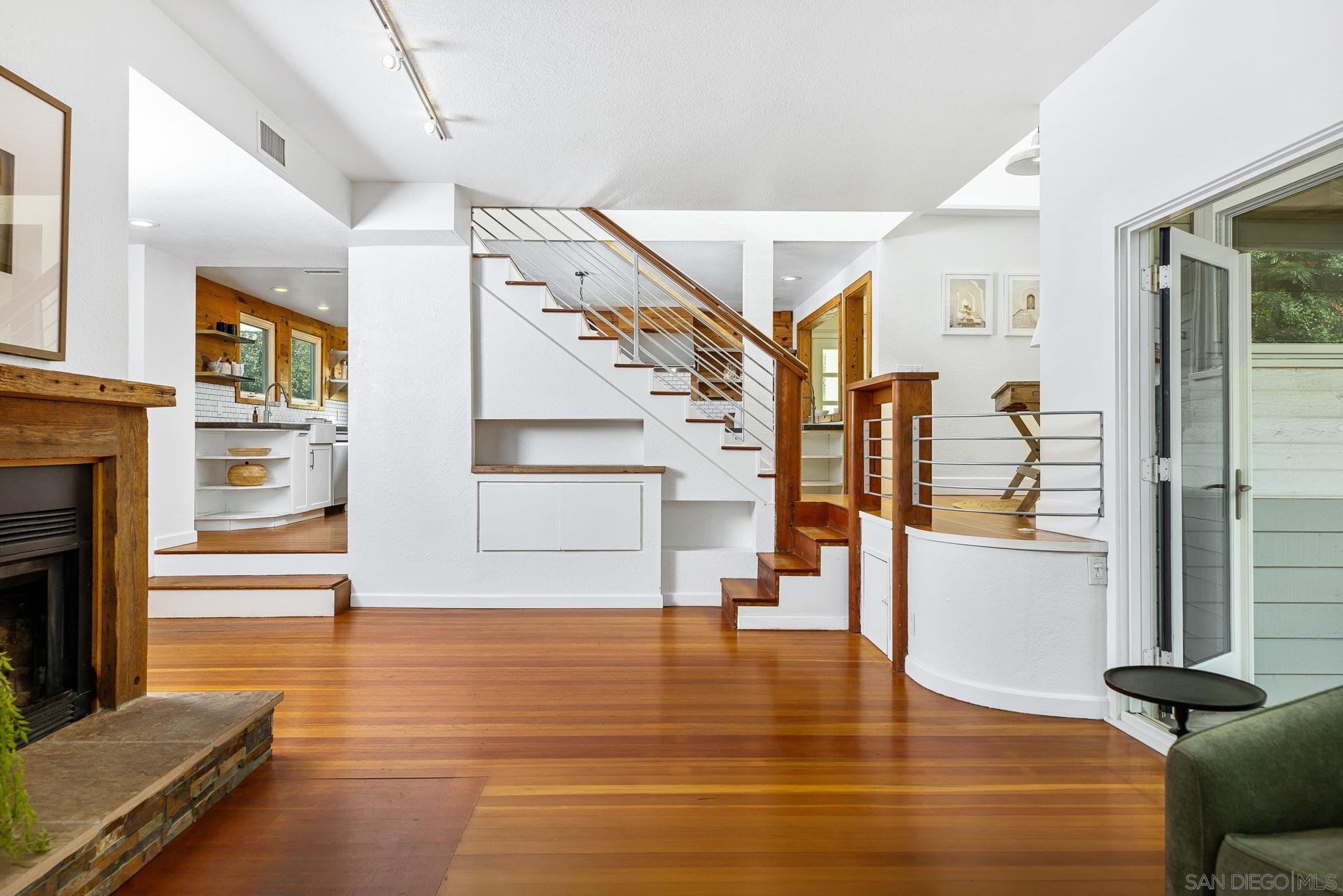 Detail Gallery Image 30 of 62 For 445  Sheffield Ave, Cardiff By The Sea,  CA 92007 - 4 Beds | 3/1 Baths