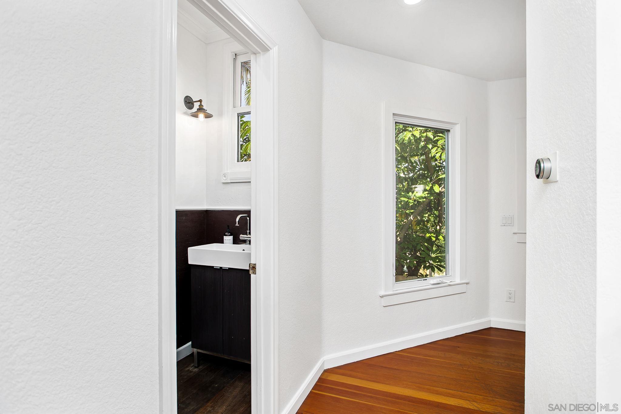 Detail Gallery Image 35 of 62 For 445  Sheffield Ave, Cardiff By The Sea,  CA 92007 - 4 Beds | 3/1 Baths