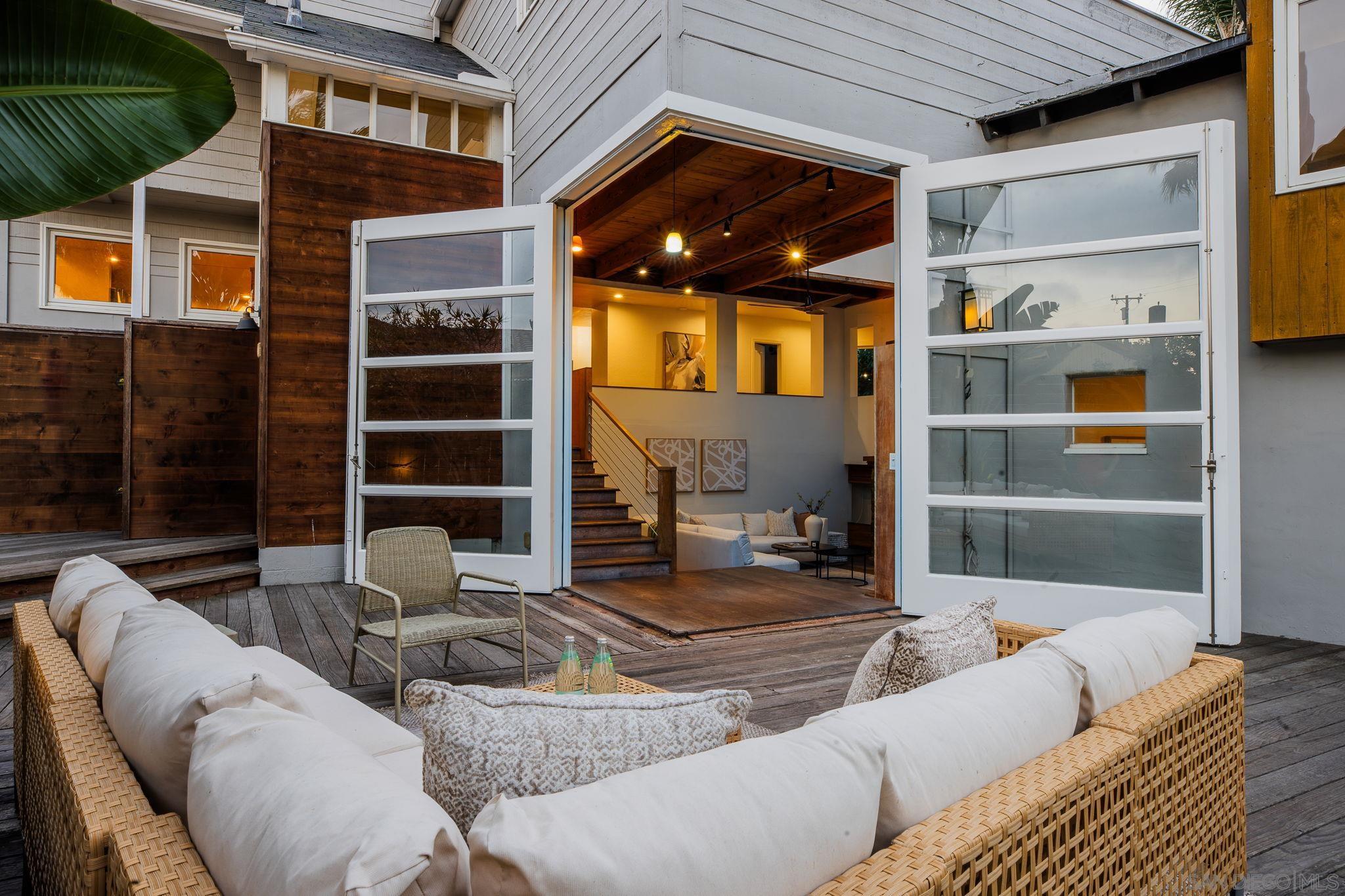 Detail Gallery Image 5 of 62 For 445  Sheffield Ave, Cardiff By The Sea,  CA 92007 - 4 Beds | 3/1 Baths