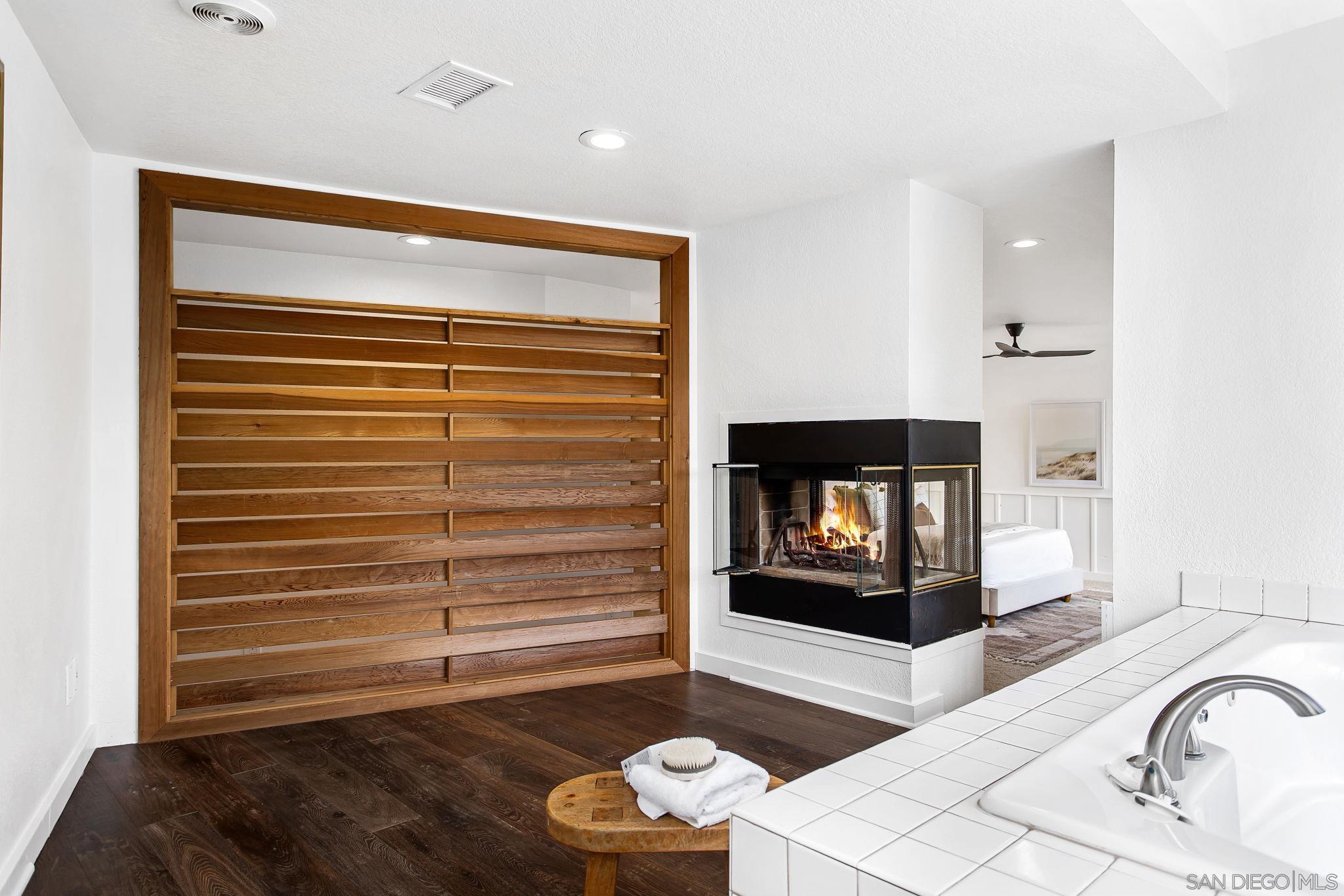 Detail Gallery Image 41 of 62 For 445  Sheffield Ave, Cardiff By The Sea,  CA 92007 - 4 Beds | 3/1 Baths