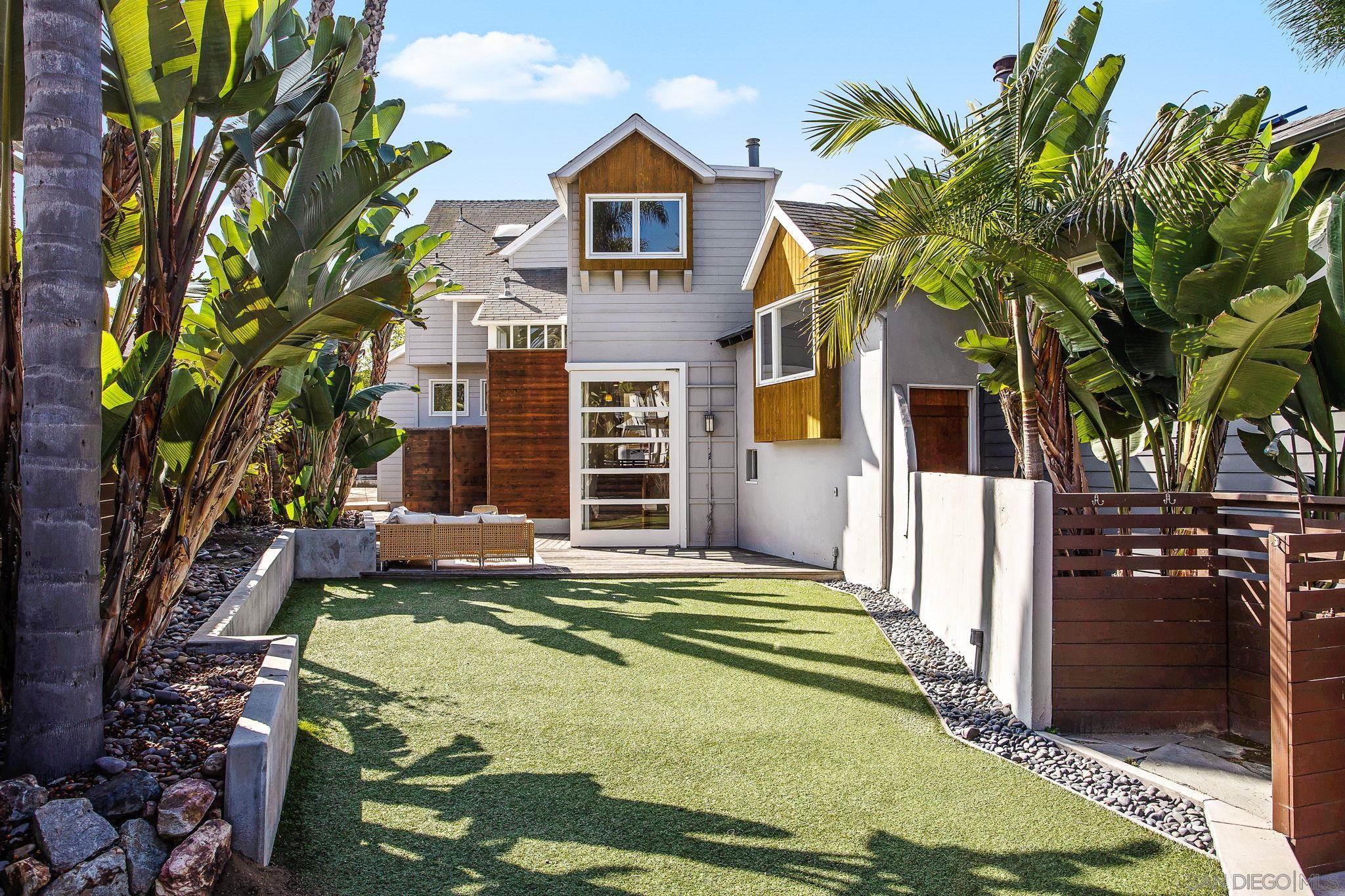 Detail Gallery Image 7 of 62 For 445  Sheffield Ave, Cardiff By The Sea,  CA 92007 - 4 Beds | 3/1 Baths