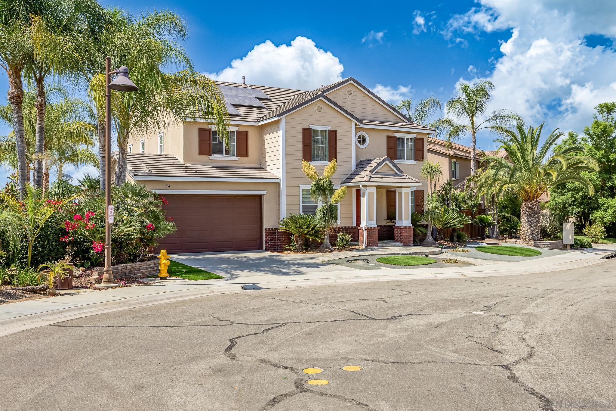 Detail Gallery Image 2 of 44 For 5120  Sevilla St, Santee,  CA 92071 - 5 Beds | 4/1 Baths