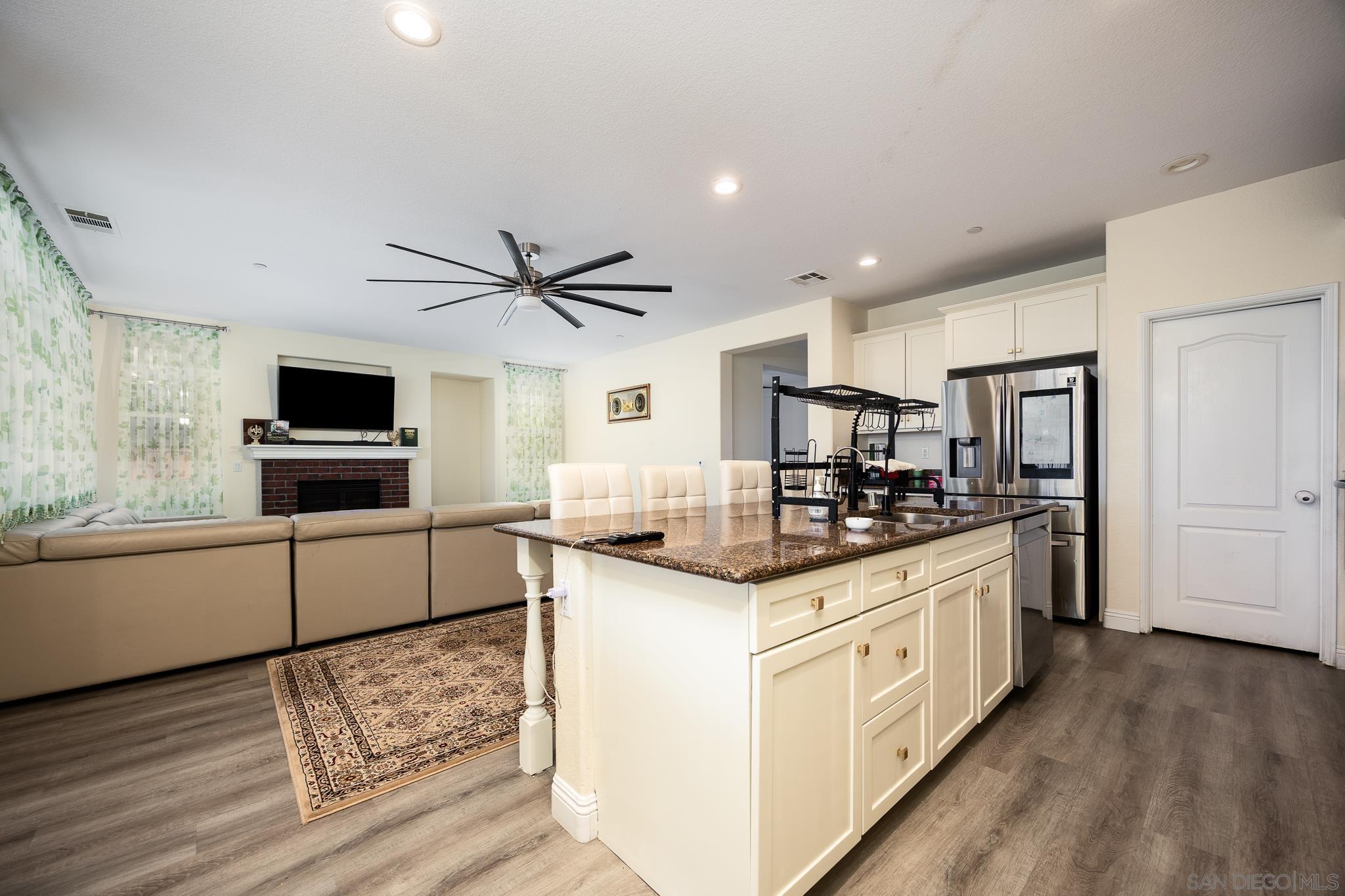 Detail Gallery Image 13 of 44 For 5120  Sevilla St, Santee,  CA 92071 - 5 Beds | 4/1 Baths