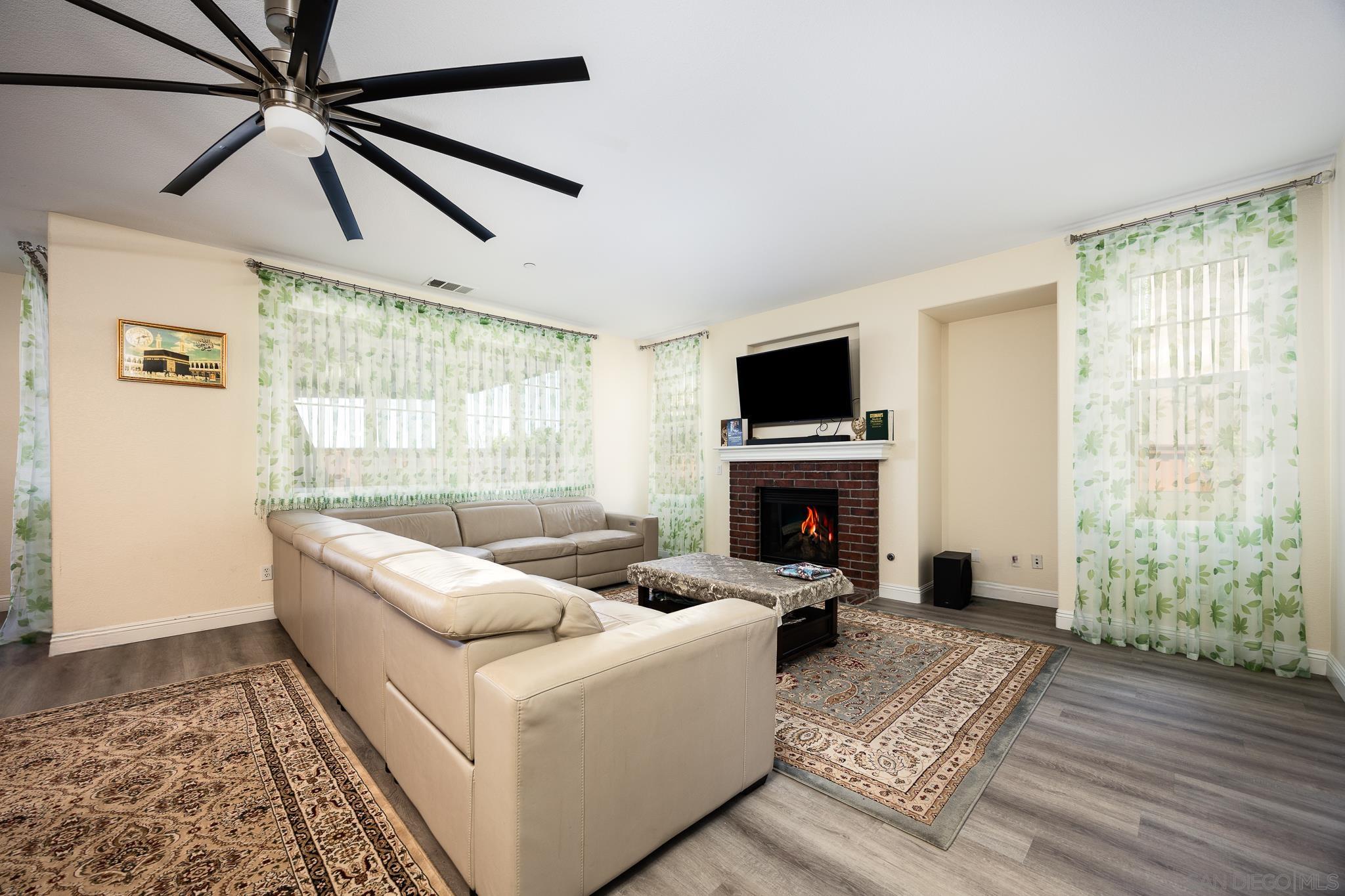 Detail Gallery Image 15 of 44 For 5120  Sevilla St, Santee,  CA 92071 - 5 Beds | 4/1 Baths